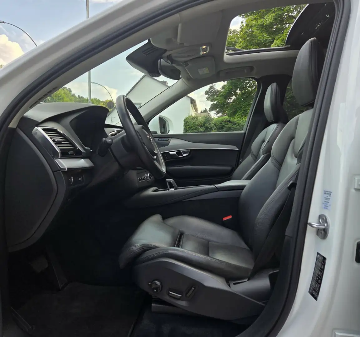 Volvo XC90 B5 Four-C.Stdhz.PanSD.Beam.360°.Pilot.KeyGo Blanc - 2