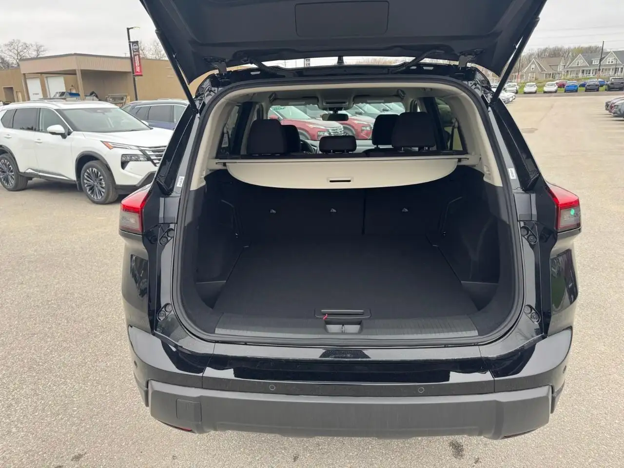 Nissan Rogue снимка Nissan Rogue