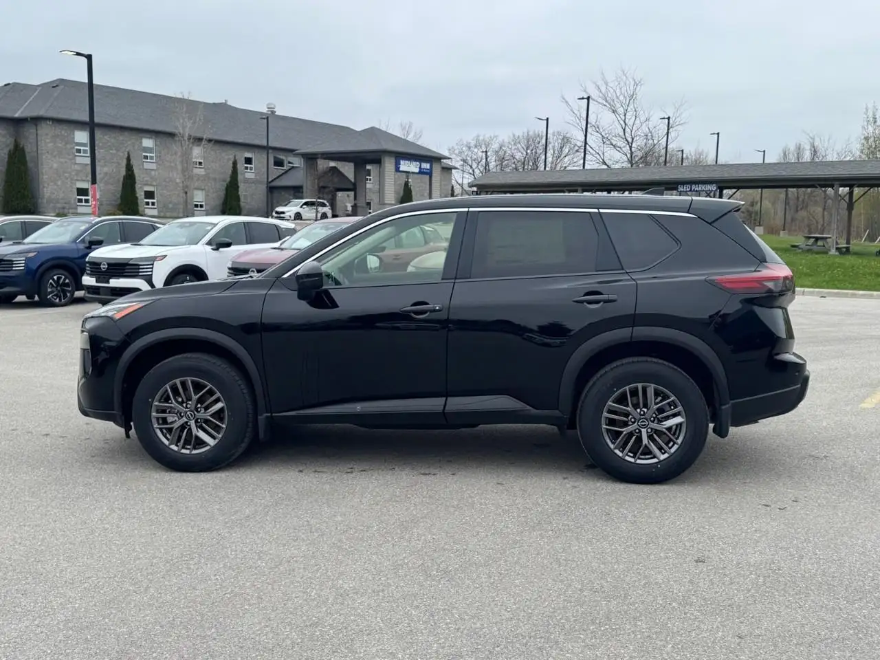 Nissan Rogue снимка Nissan Rogue