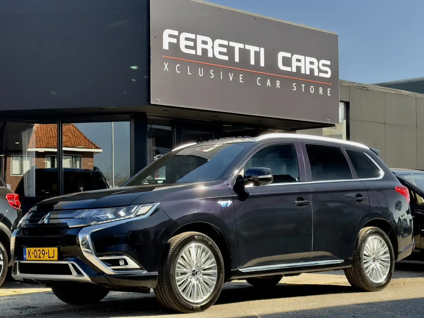 Mitsubishi Outlander 2.4 PHEV INSTYLE AUT. PANODAK DESIGNO-LEDER  NAVI Zwart - 1