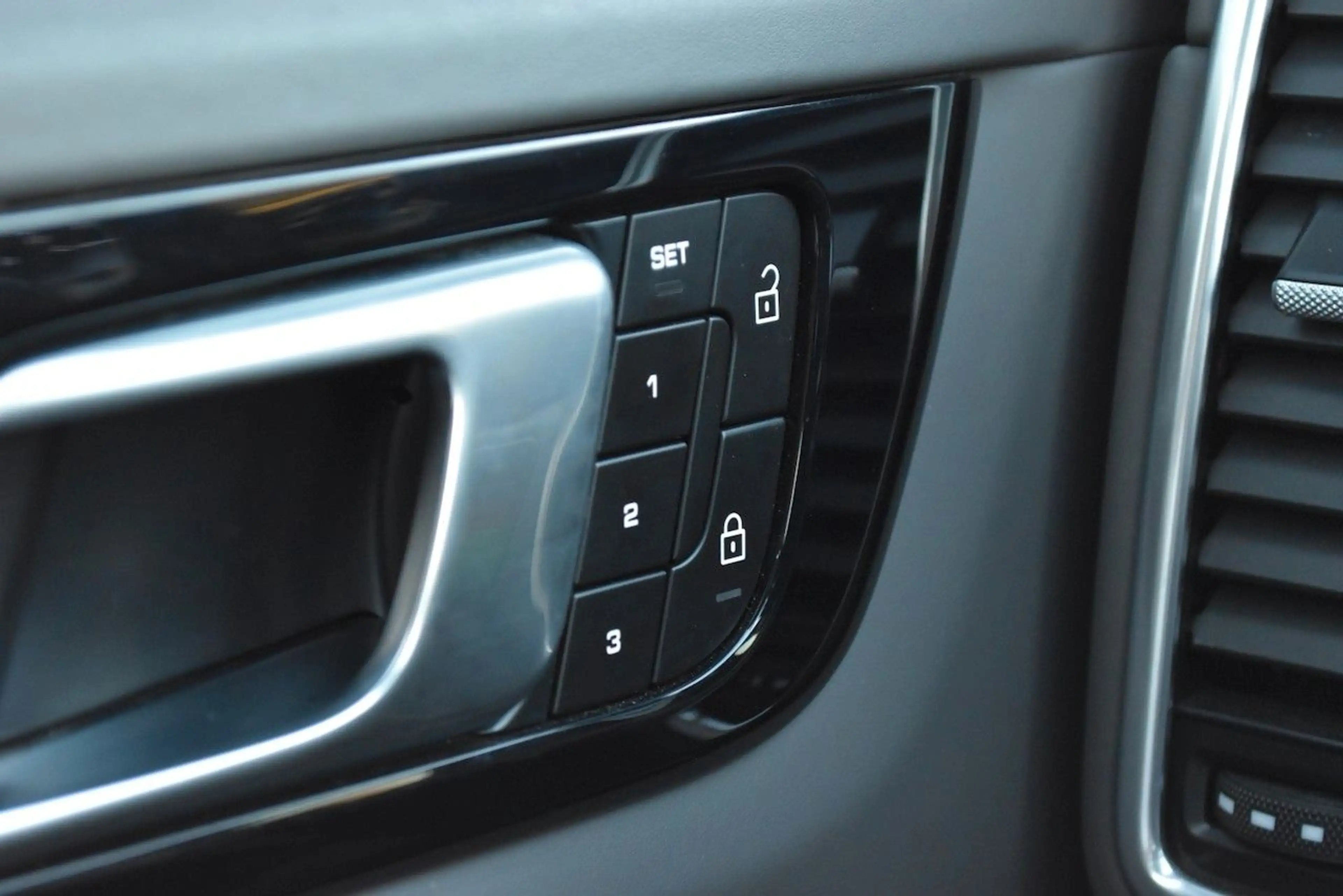 Porsche Cayenne CAYENNE TURBO S E-HYBRID PANO BOSE APPROVED 2029 — photo 14
