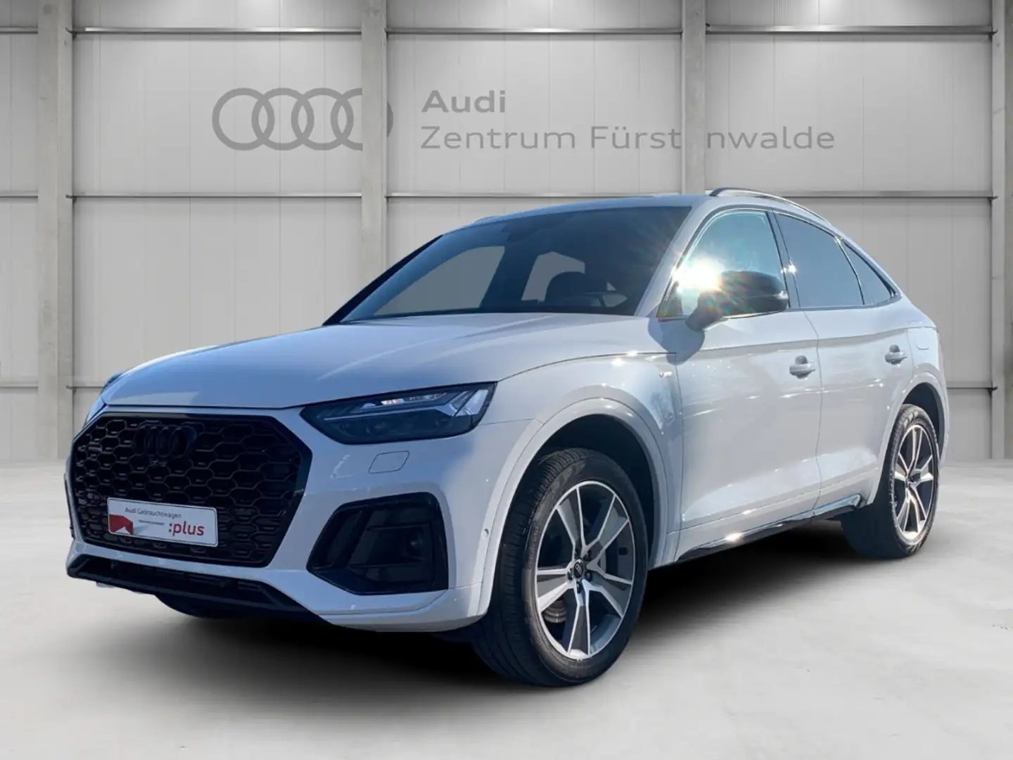 Audi Q5 tronic Sportback 55 TFSI e S-tronic quattro S line Weiß - 1