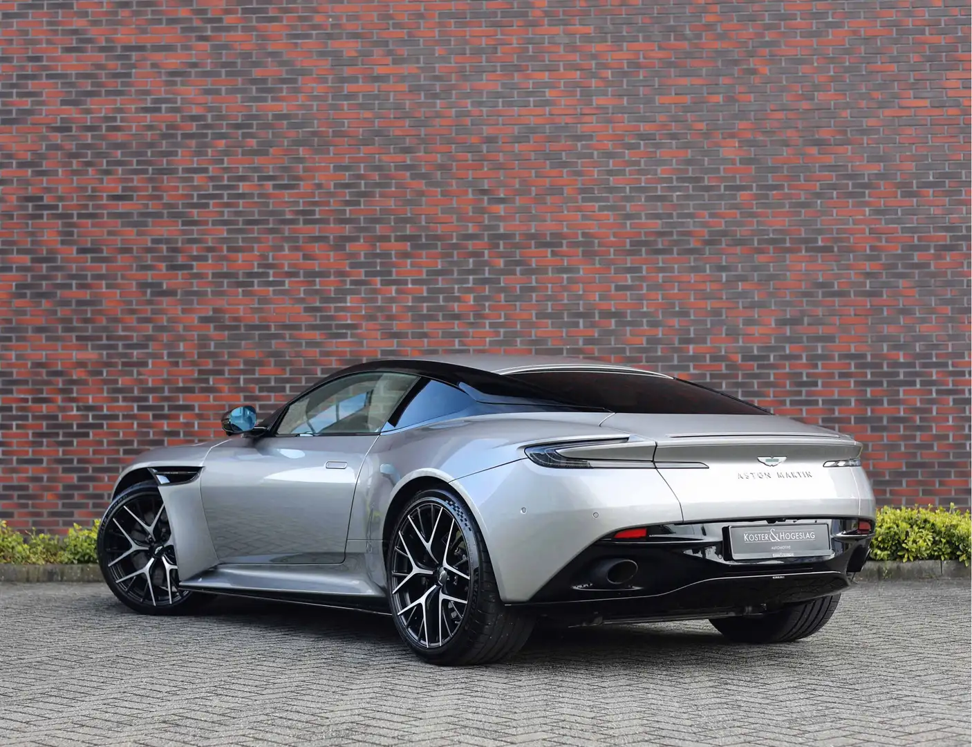 Aston Martin DB12 4.0 V8 Zilver - 2