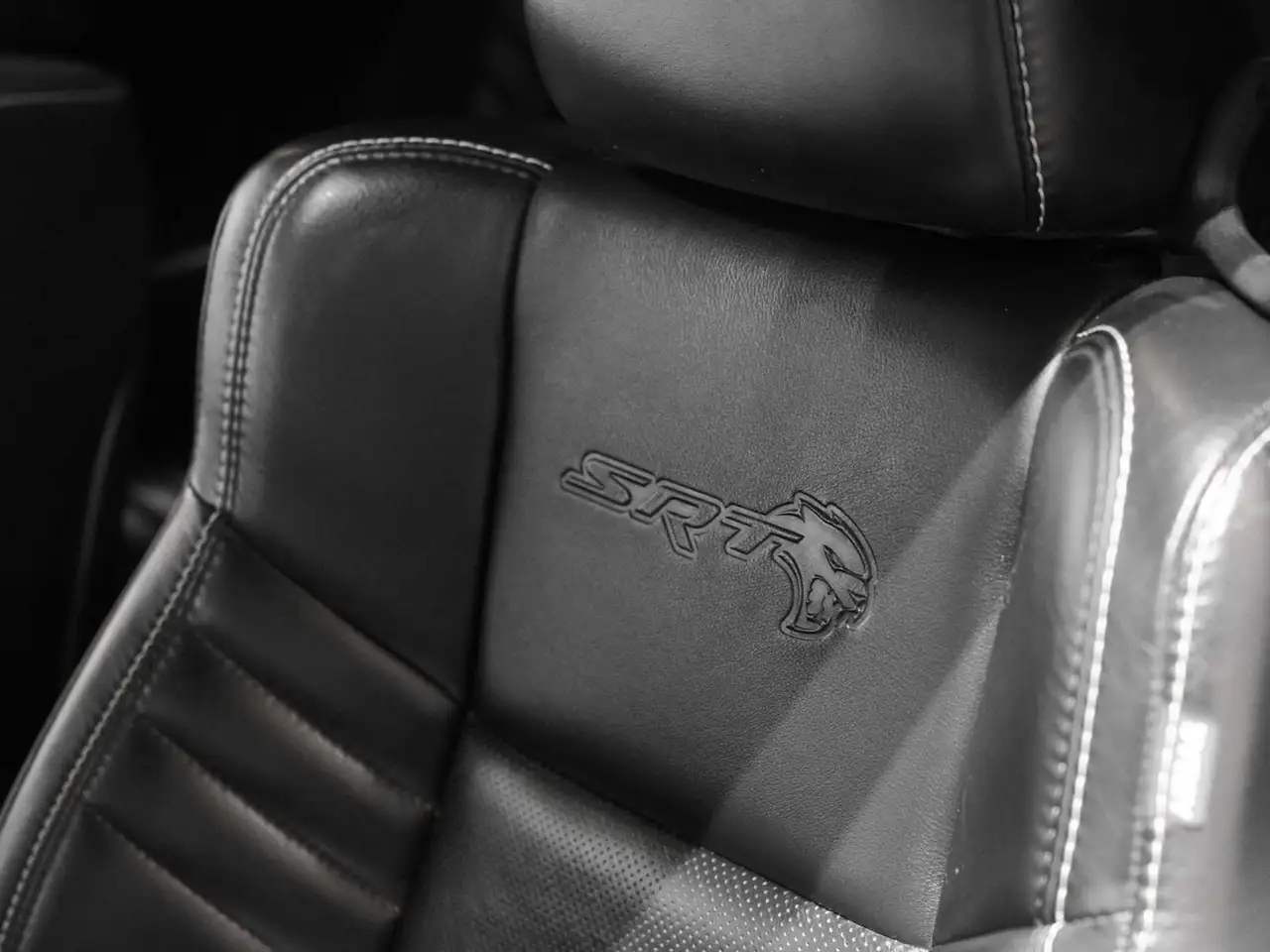Dodge Challenger photo Dodge Challenger