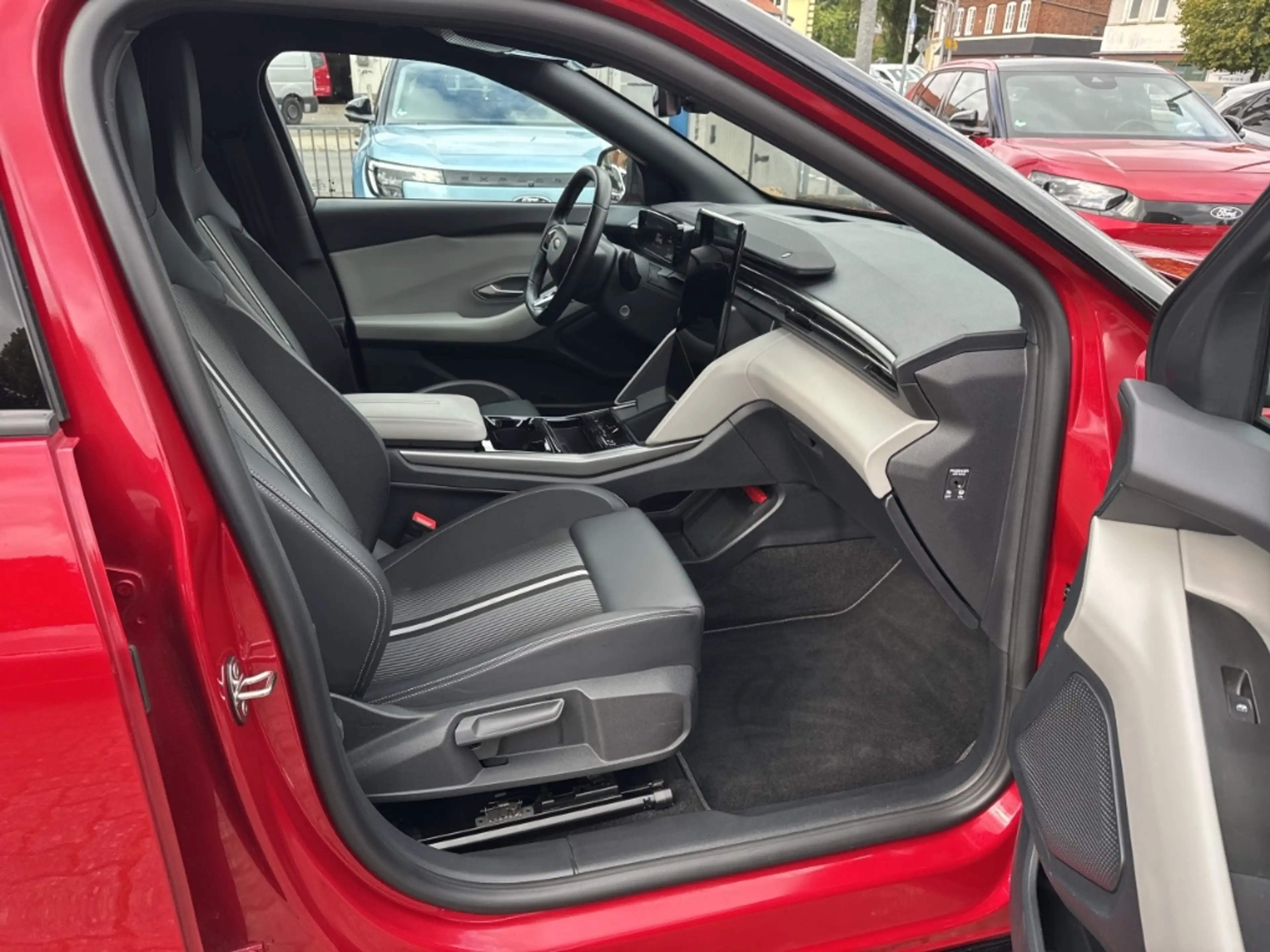 Ford Capri SELECT 77KW/H / 210 KW EXTENDET RWD RANGE NAVI / L — photo 12