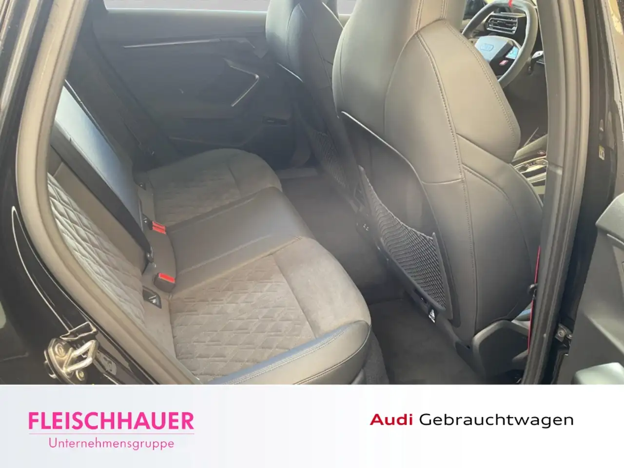 Audi RS3 Limousine 2.5 TFSI quattro S tronic 9