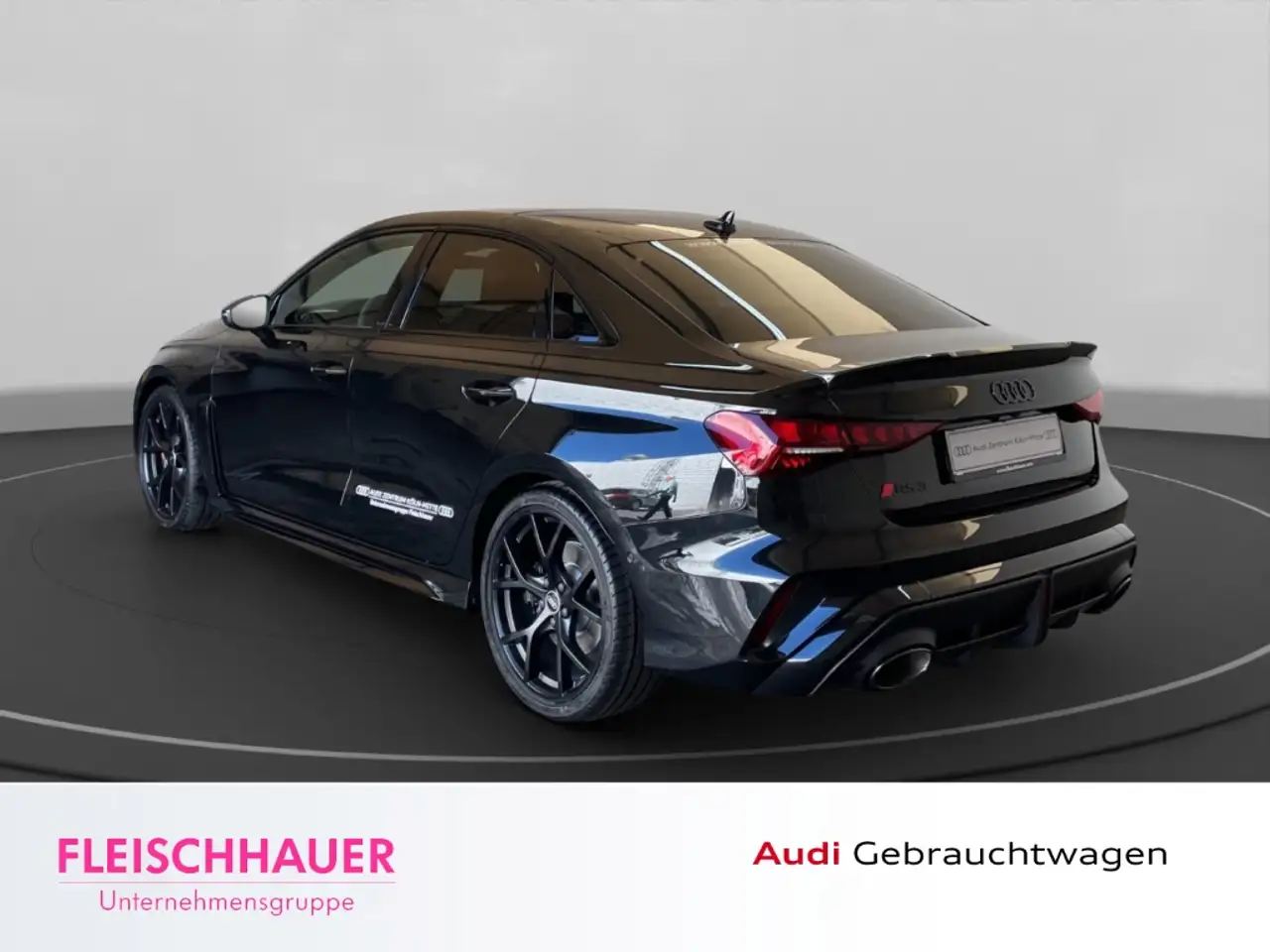 Audi RS3 Limousine 2.5 TFSI quattro S tronic 4
