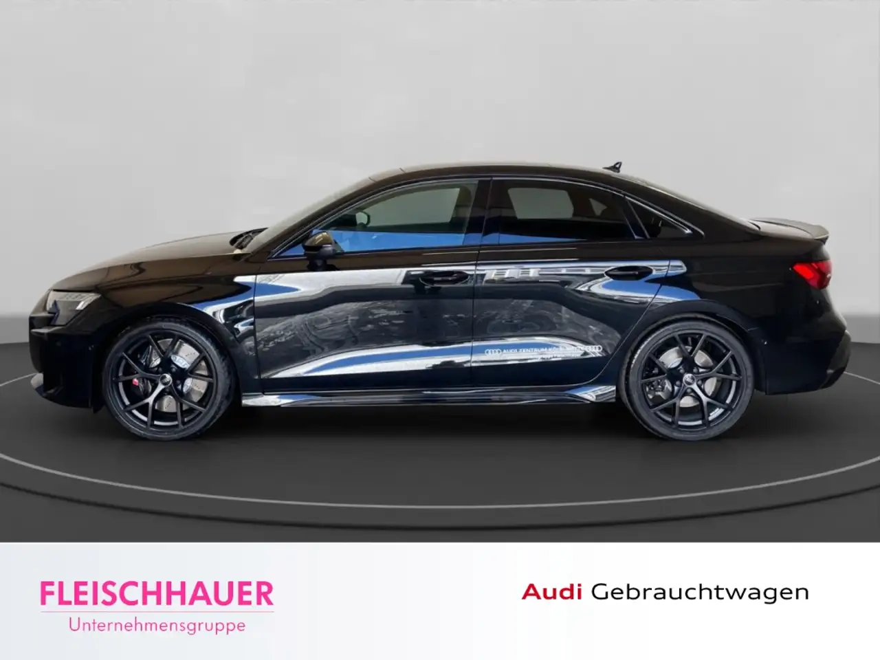 Audi RS3 Limousine 2.5 TFSI quattro S tronic 3