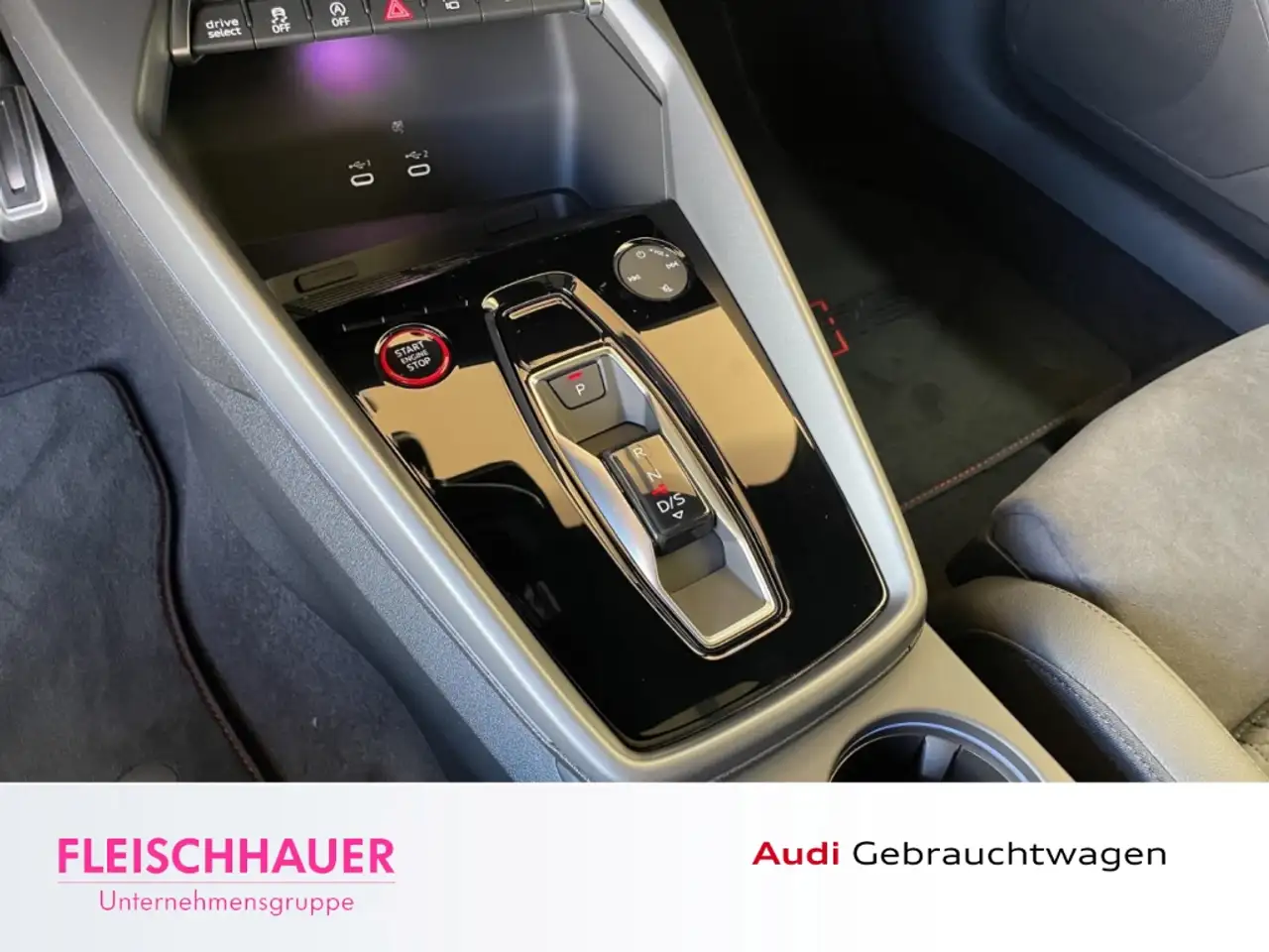 Audi RS3 Limousine 2.5 TFSI quattro S tronic 13