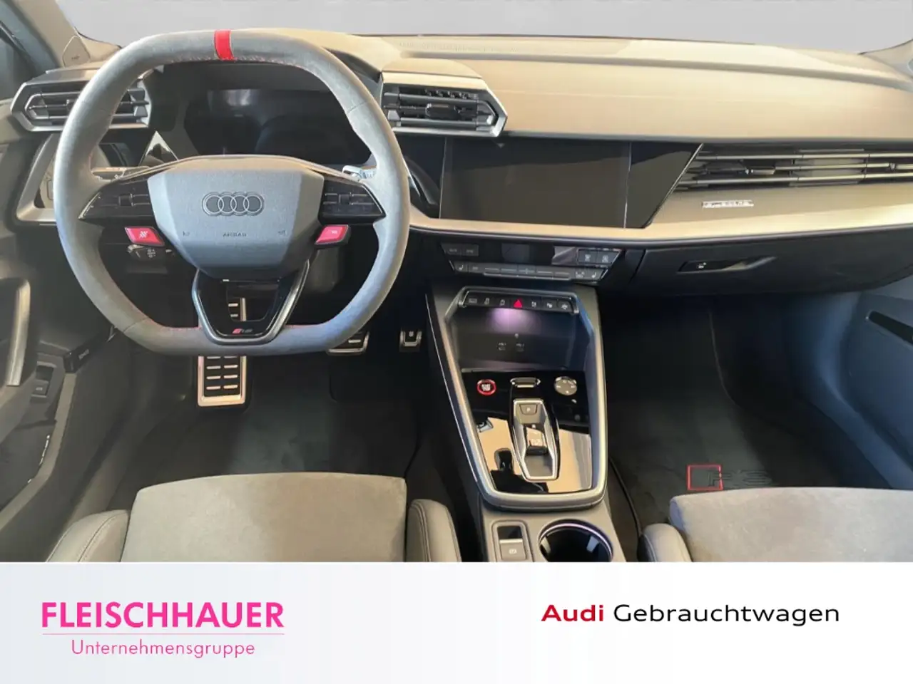 Audi RS3 Limousine 2.5 TFSI quattro S tronic 10