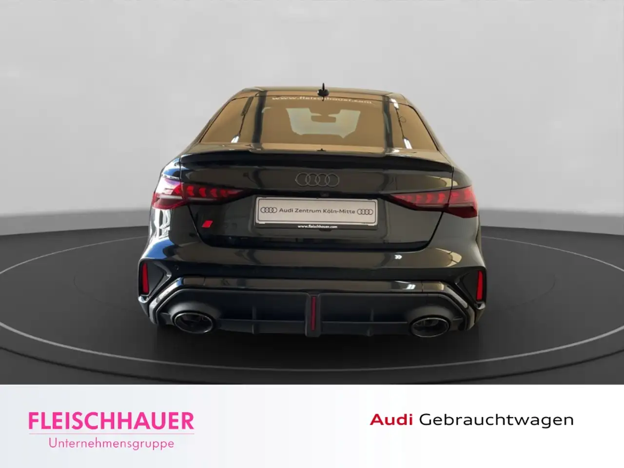 Audi RS3 Limousine 2.5 TFSI quattro S tronic 5