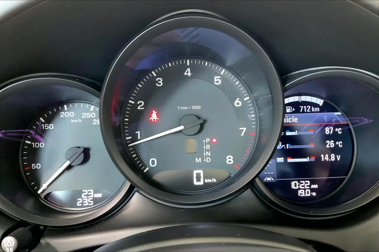 Porsche Macan снимка Porsche Macan