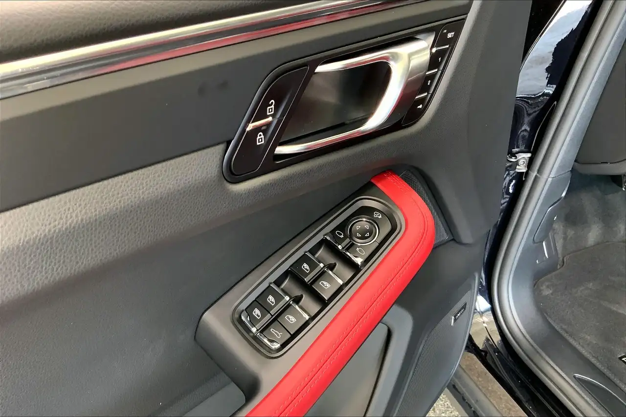Porsche Macan снимка Porsche Macan