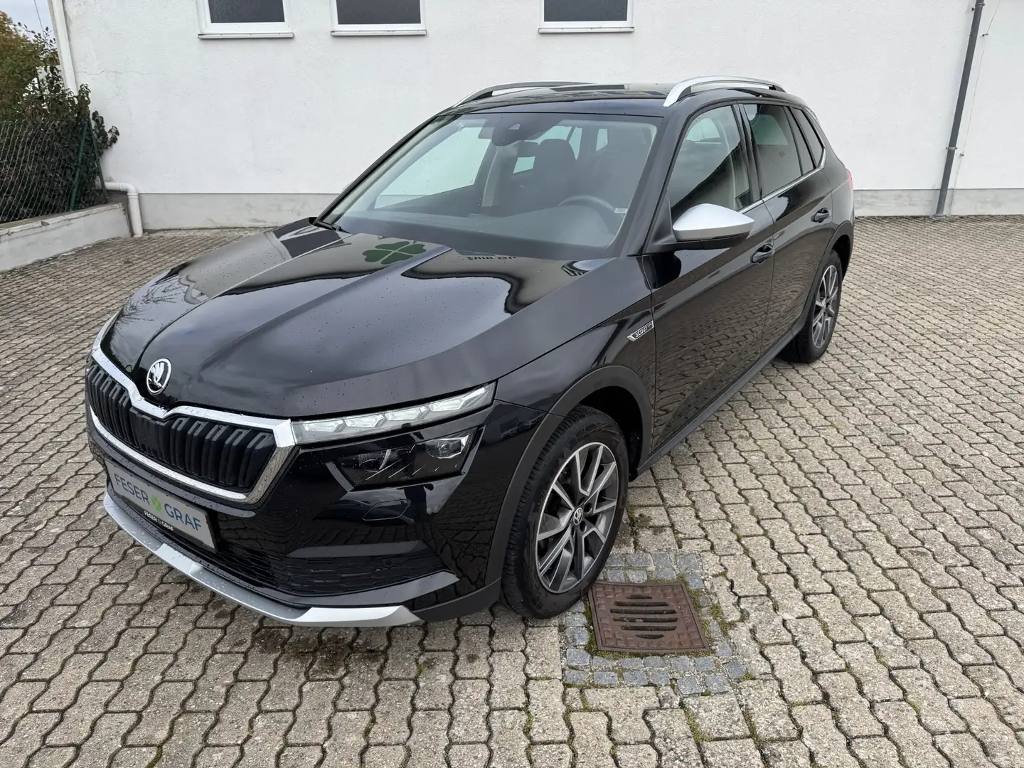 Skoda Kamiq Scoutline 1.5 TSI DSG KAM LED NAV VIRTUAL SITZHZG Schwarz - 2