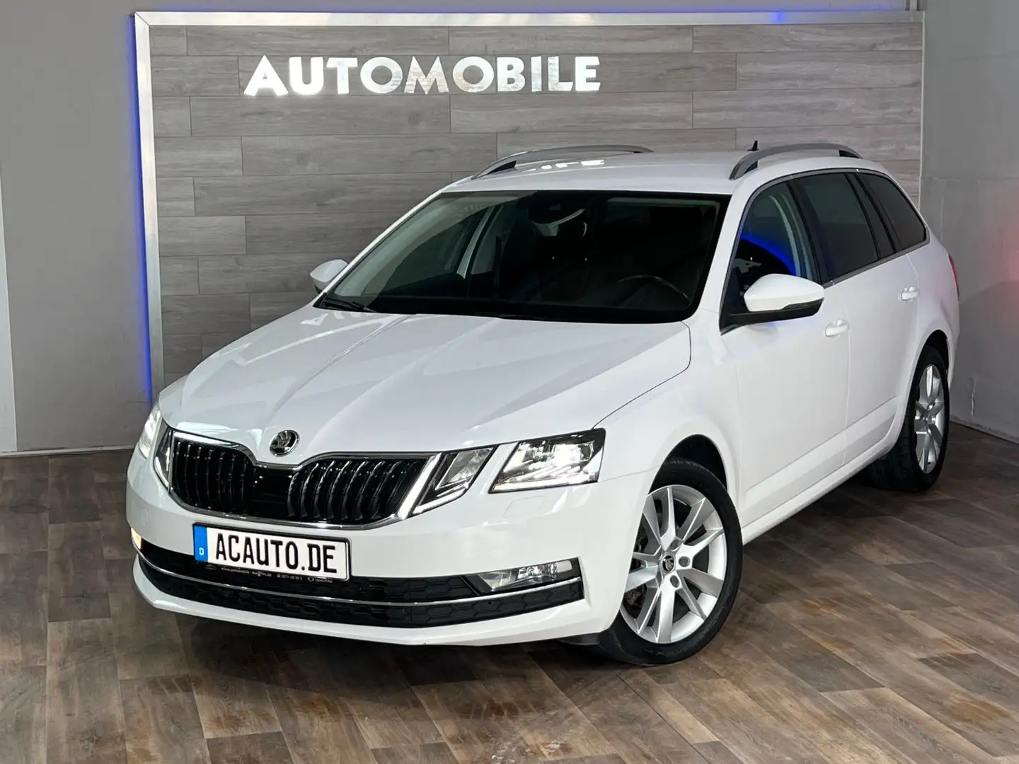 Skoda Octavia Combi Premium Edition *Leder*Kamera*LED Weiß - 1