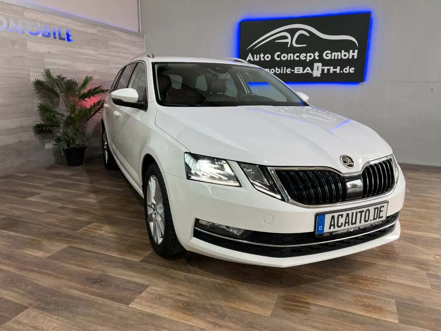 Skoda Octavia Combi Premium Edition *Leder*Kamera*LED Weiß - 2