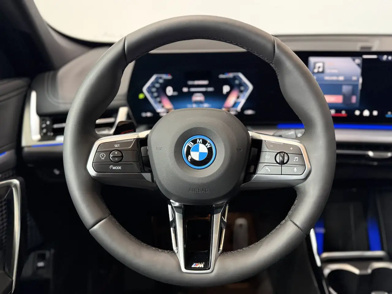 BMW iX1 xDrive30 M Sportpaket | Komfortzugang | Panorama G 5