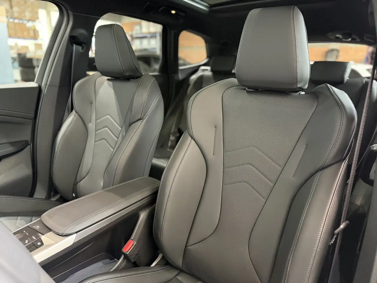 BMW iX1 xDrive30 M Sportpaket | Komfortzugang | Panorama G 7