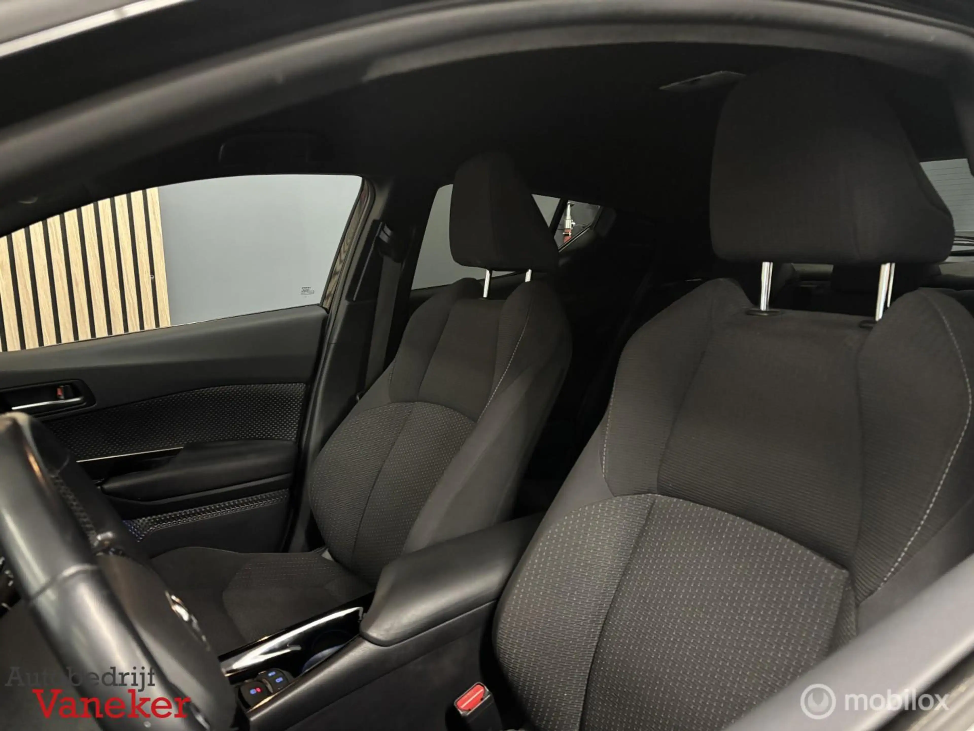 Toyota C-HR 1.8 Hybrid Team D|ACC|Stoel/Stuur verwarm|1e eig — photo 9