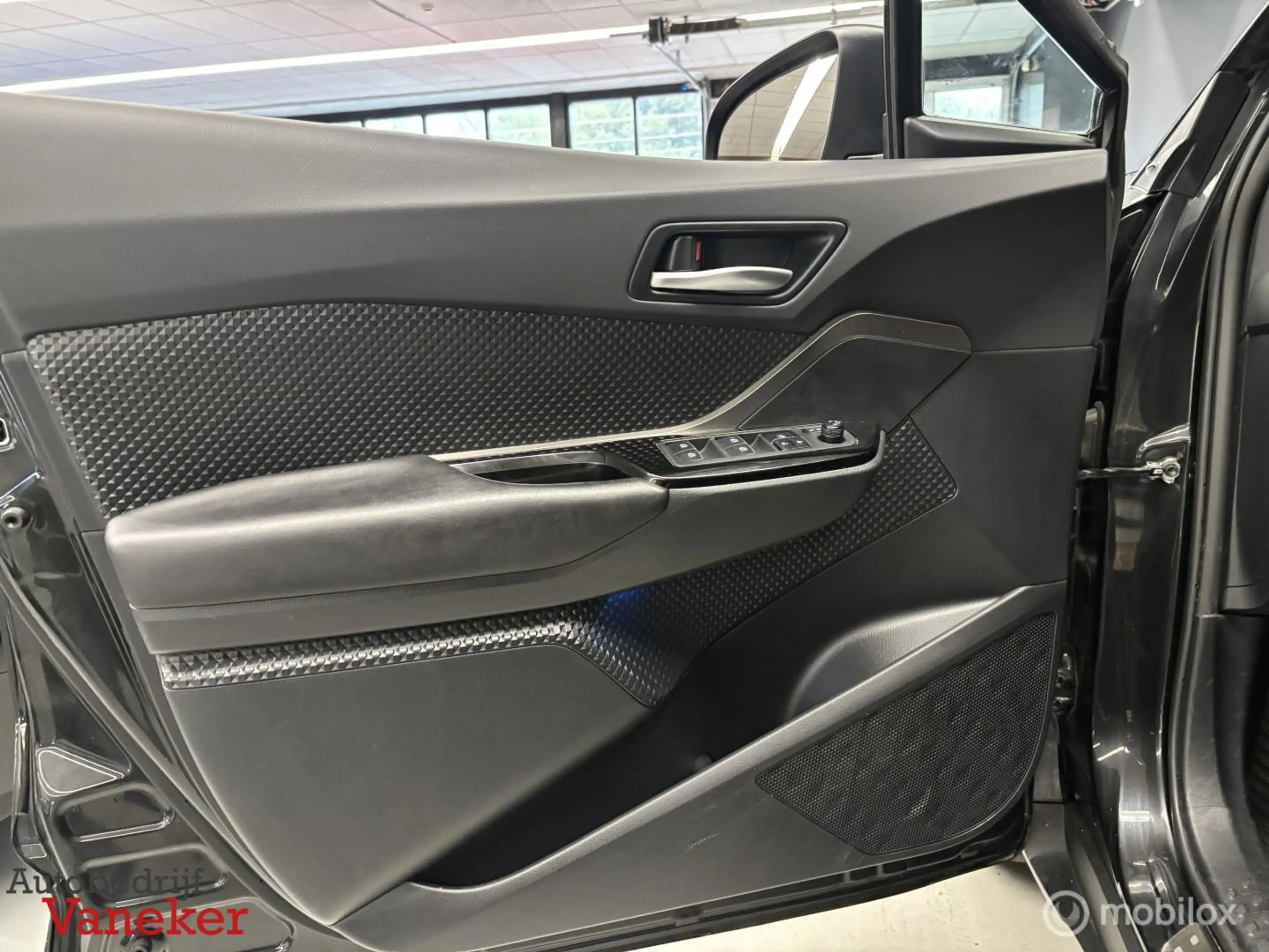 Toyota C-HR 1.8 Hybrid Team D|ACC|Stoel/Stuur verwarm|1e eig — photo 11