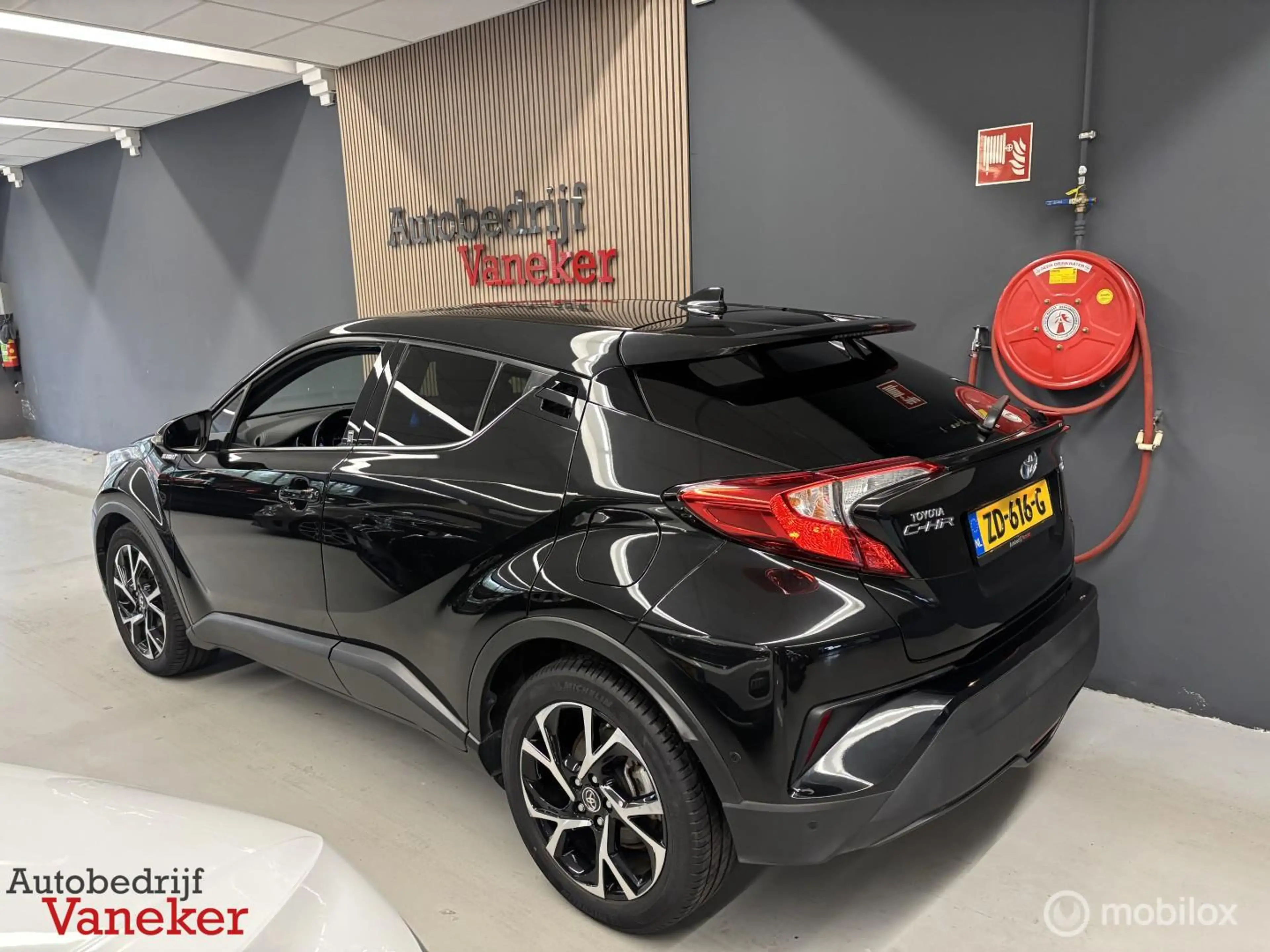 Toyota C-HR 1.8 Hybrid Team D|ACC|Stoel/Stuur verwarm|1e eig — photo 24