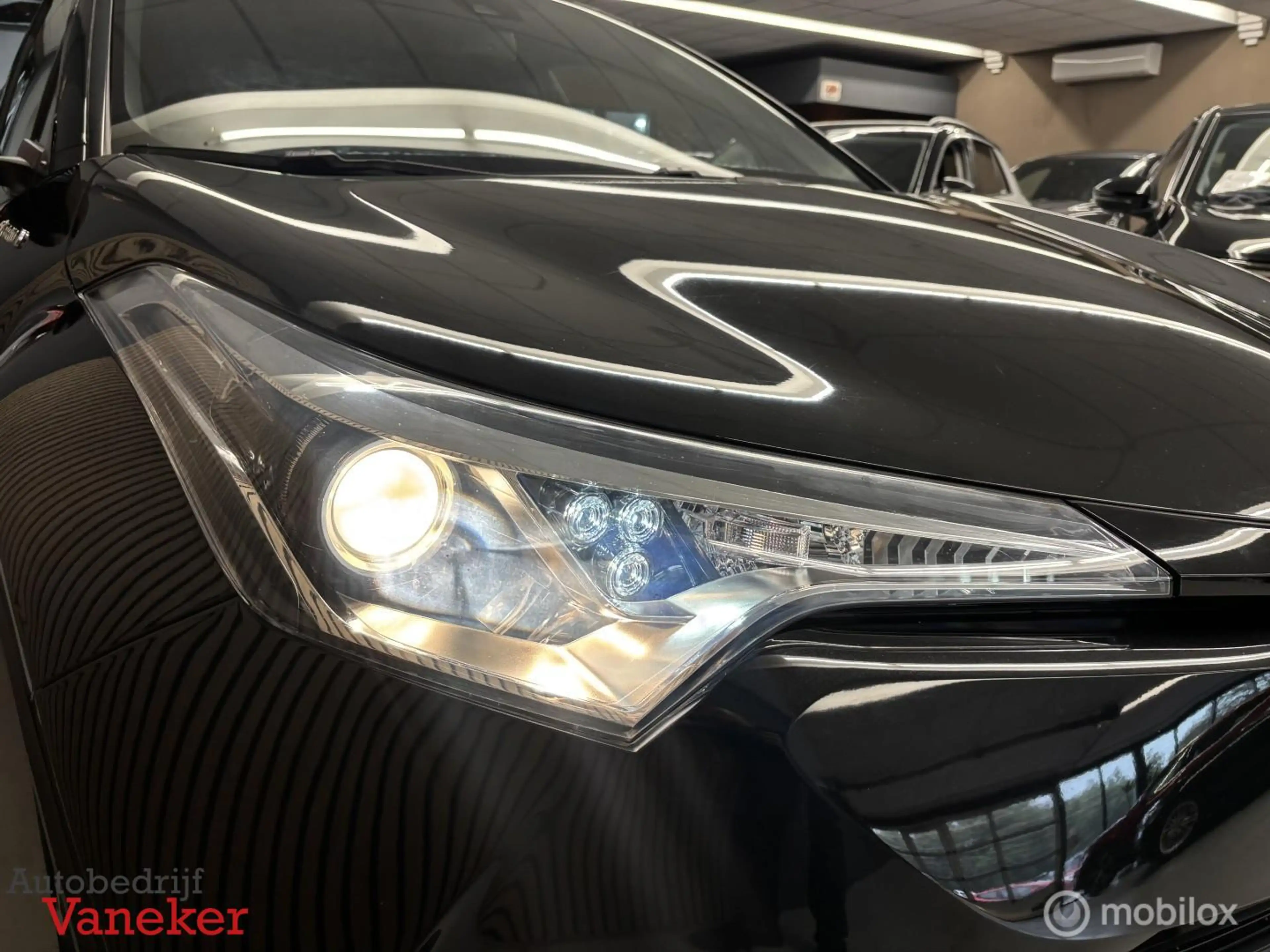 Toyota C-HR 1.8 Hybrid Team D|ACC|Stoel/Stuur verwarm|1e eig — photo 6