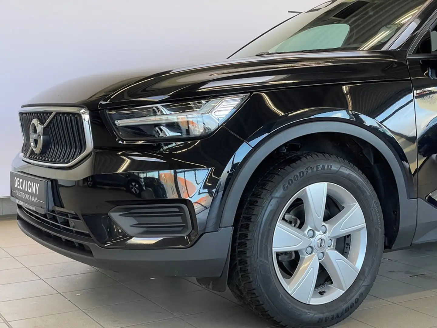 Volvo XC40 T2 Momentum *App Connect*Digital Cockpit*Sensoren Noir - 2