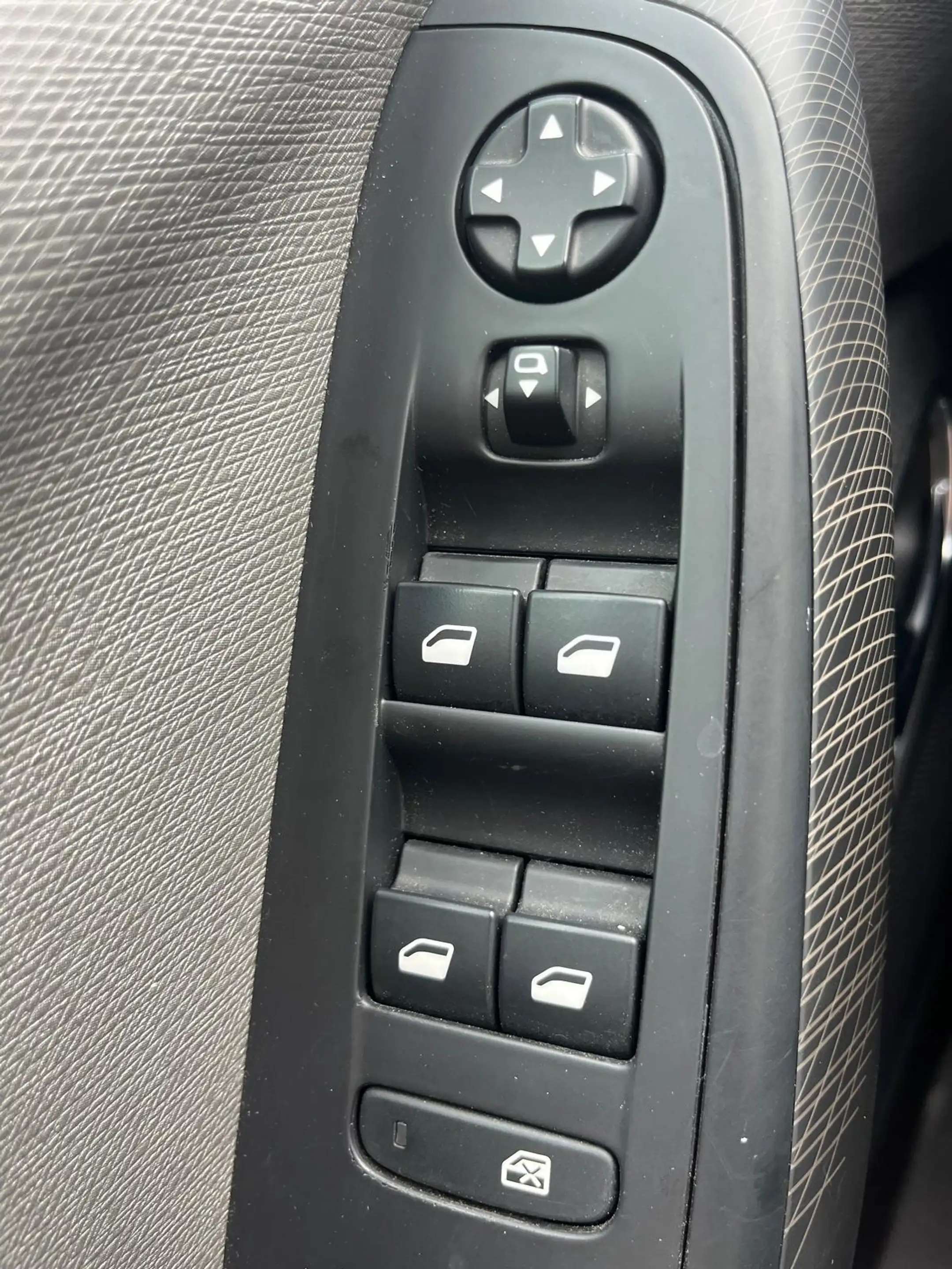 Citroen C4 Picasso 1.6 THP Intensive — photo 18