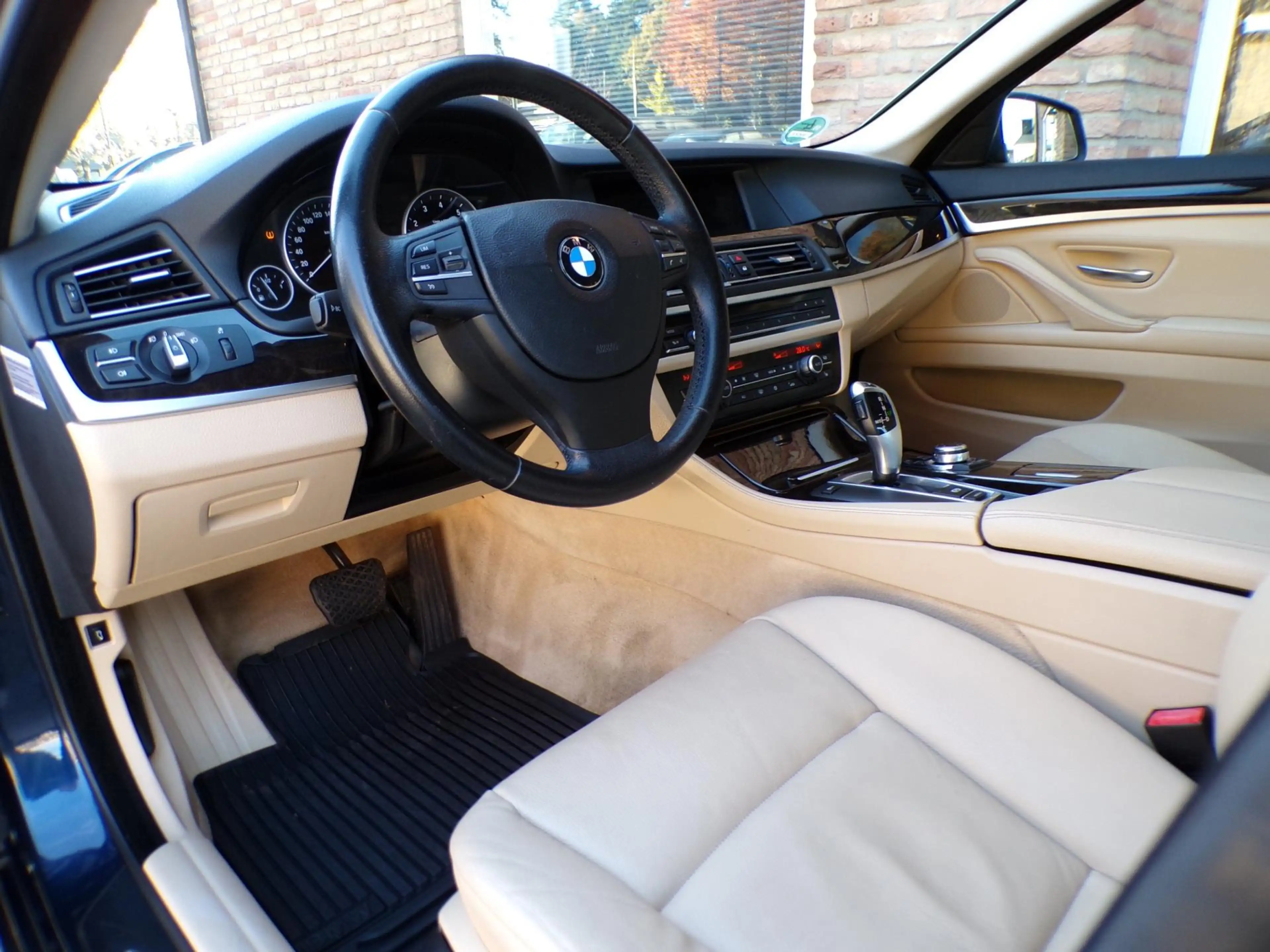 BMW 523 5-serie 523i High Executive Automaat / Leder / Nav — photo 10