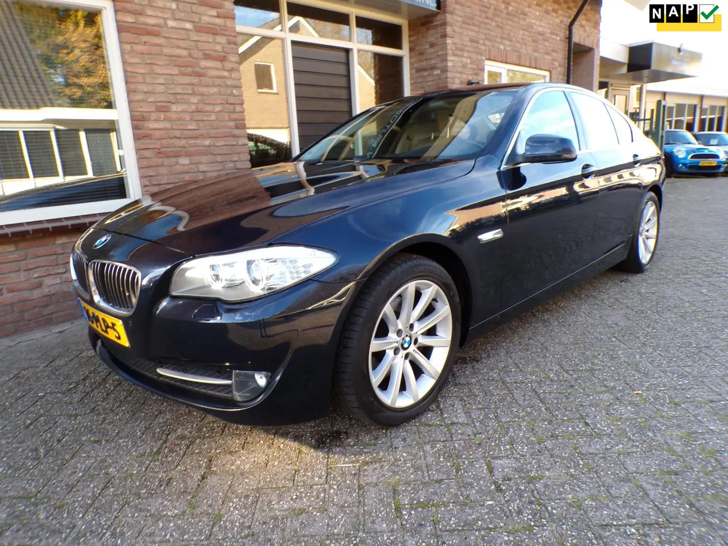 BMW 523 5-serie 523i High Executive Automaat / Leder / Nav Blauw - 1