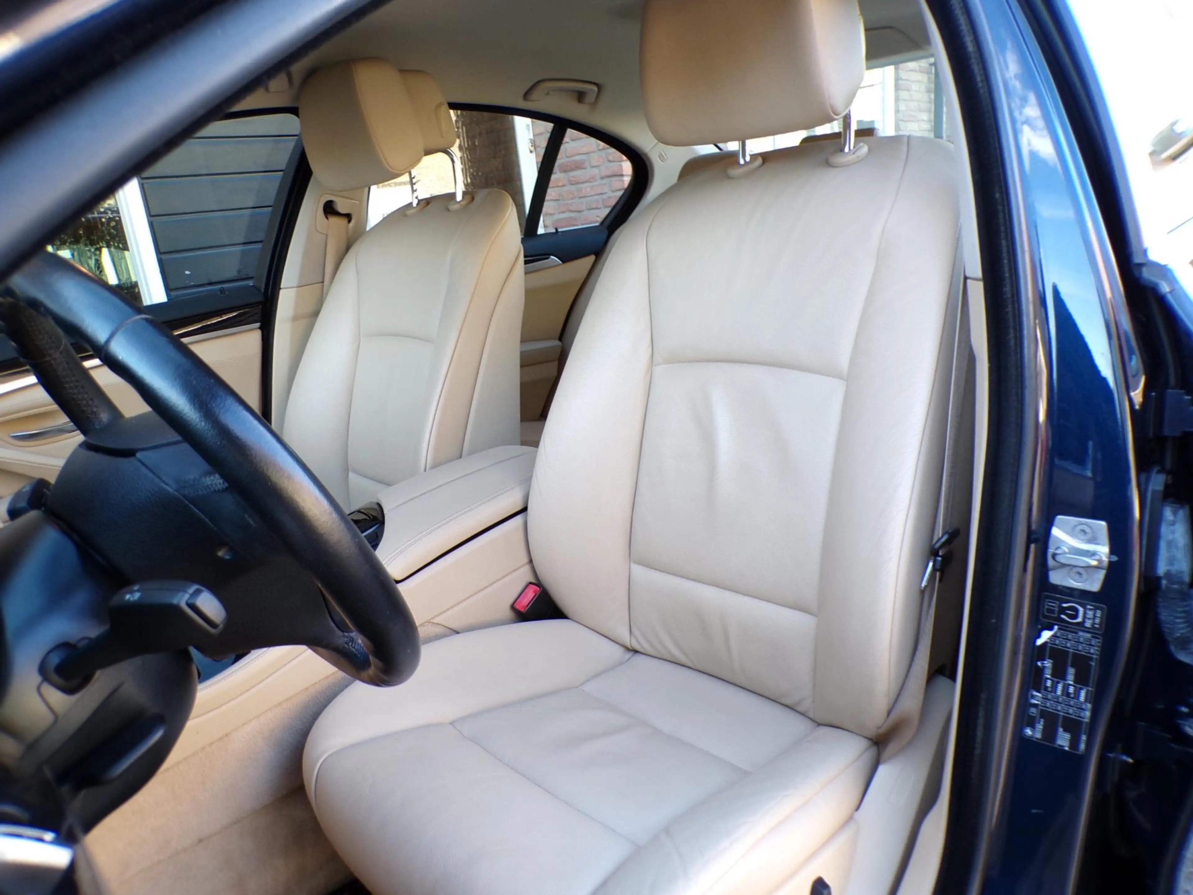 BMW 523 5-serie 523i High Executive Automaat / Leder / Nav — photo 11