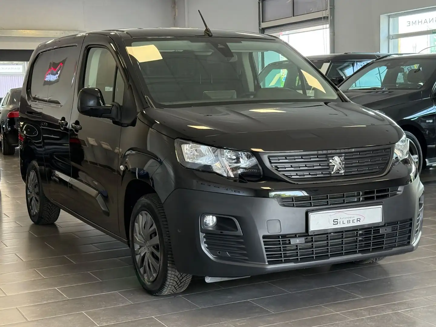 Peugeot Partner Premium L2 Navi/Rückfahrkamera/Sitzheiz Zwart - 2