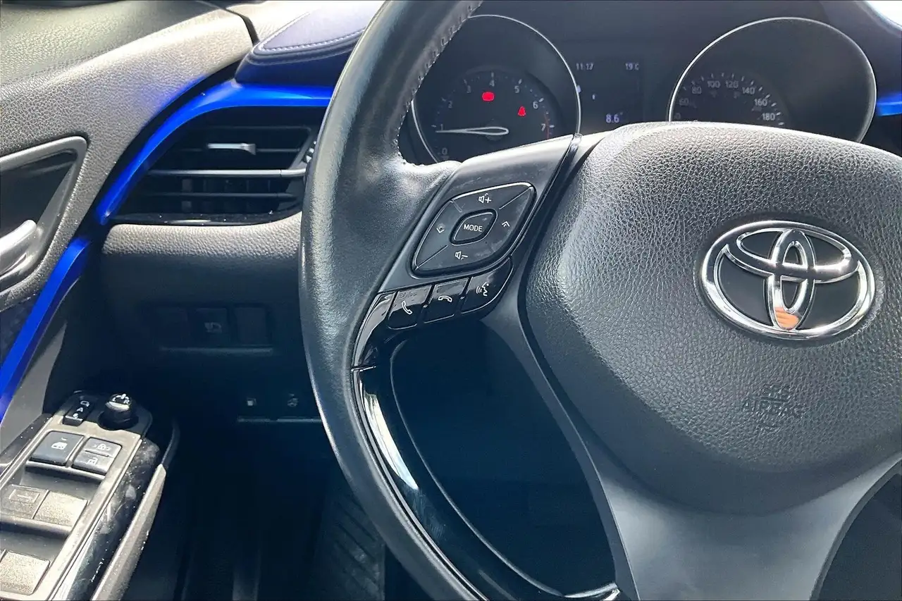Toyota C-HR fotografie Toyota C-HR