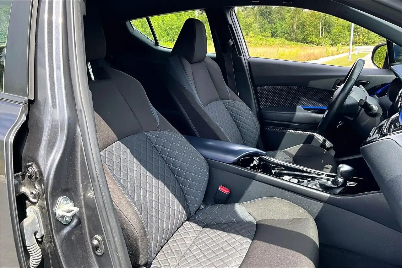 Toyota C-HR fotografie Toyota C-HR