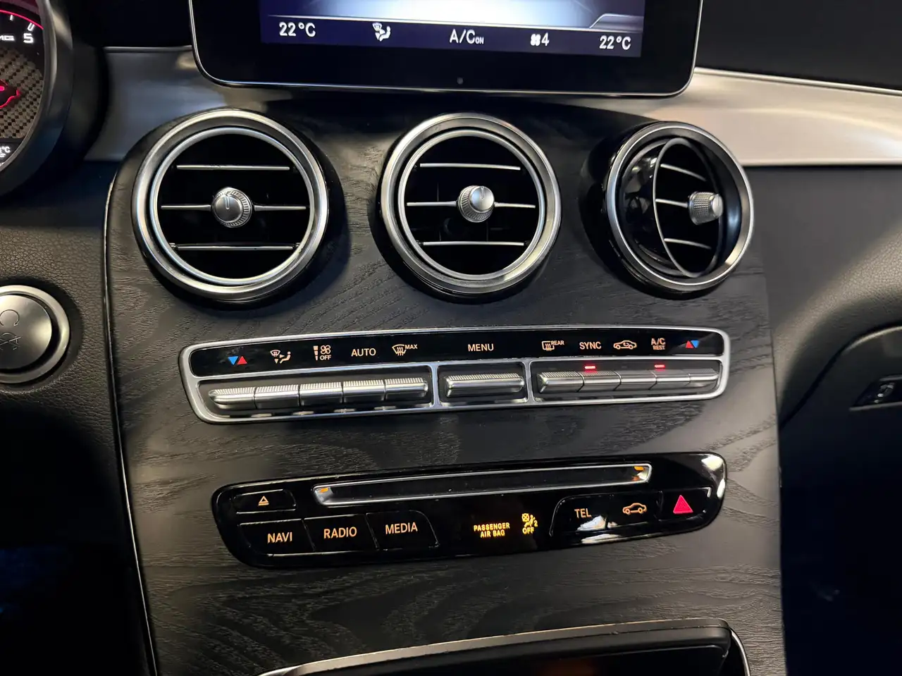 Mercedes-Benz GLC снимка Mercedes-Benz GLC