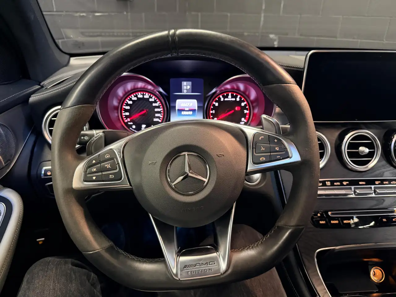 Mercedes-Benz GLC снимка Mercedes-Benz GLC