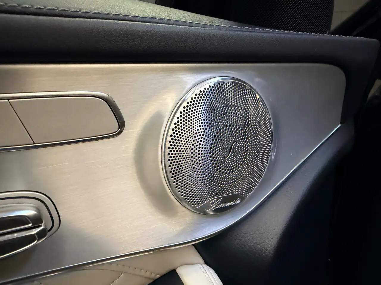 Mercedes-Benz GLC снимка Mercedes-Benz GLC