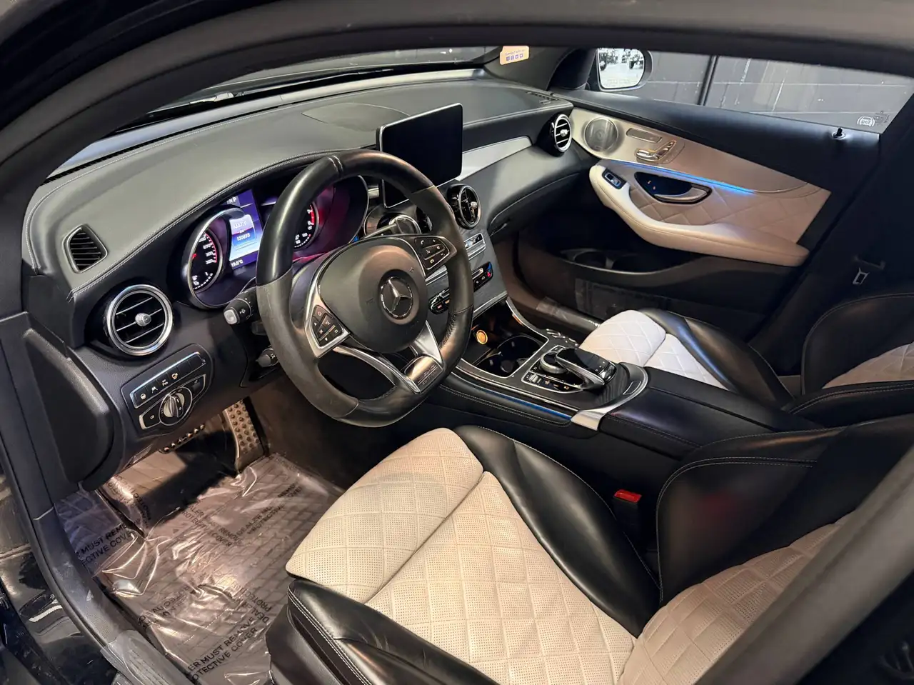 Mercedes-Benz GLC снимка Mercedes-Benz GLC