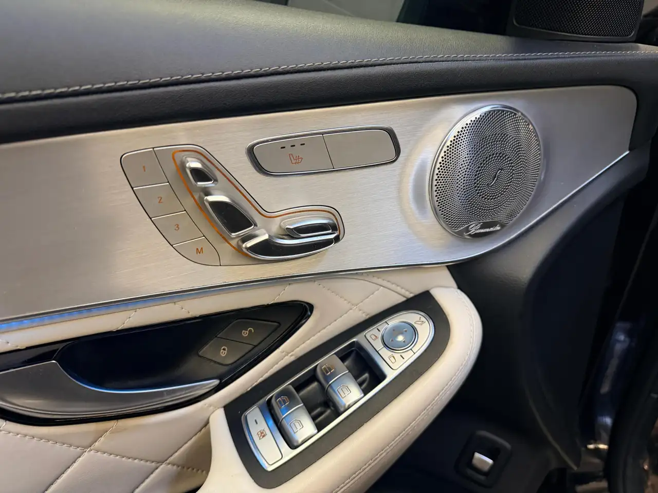 Mercedes-Benz GLC снимка Mercedes-Benz GLC