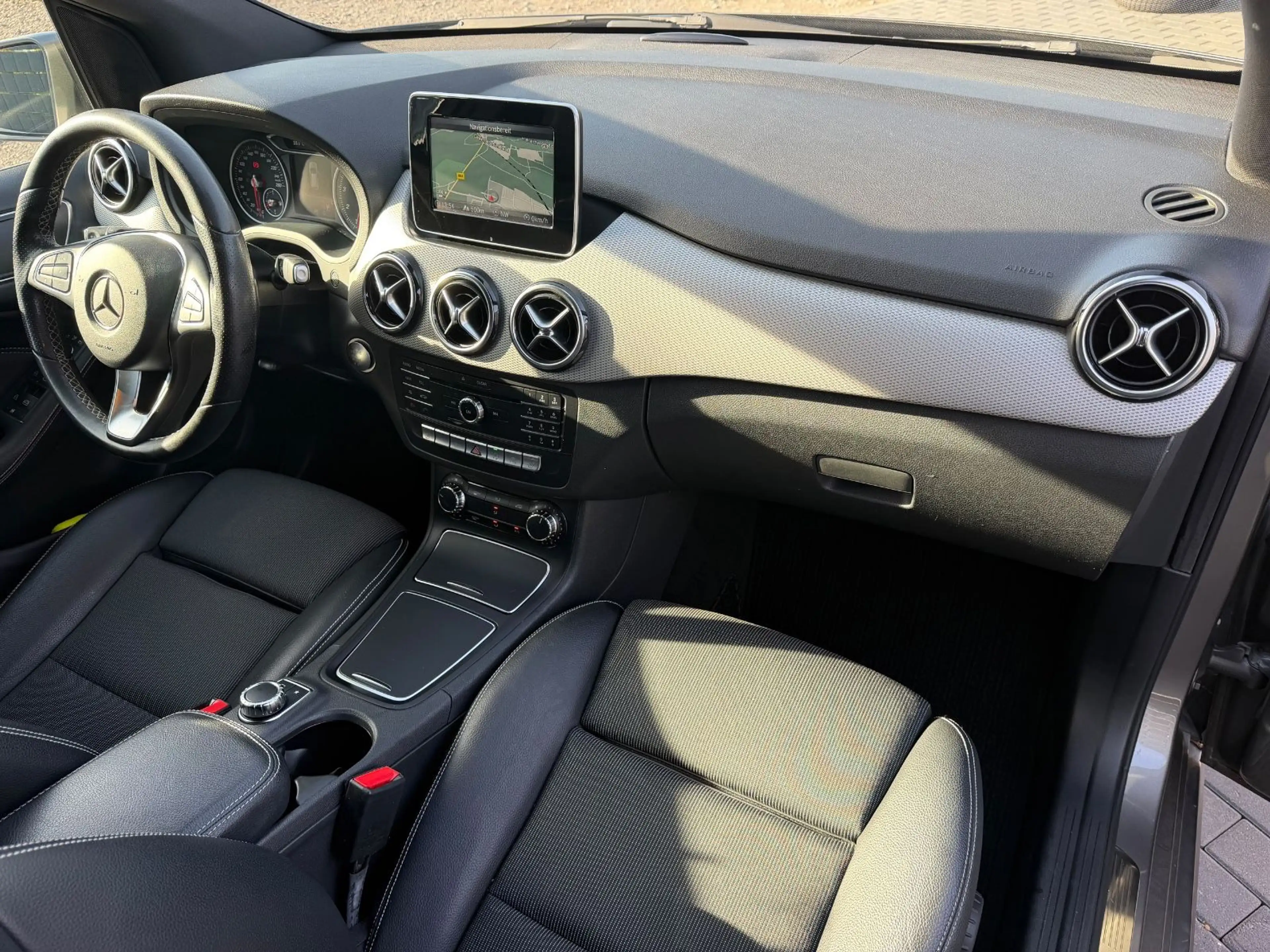 Mercedes-Benz B 200 Urban Style Edition*7G*COMAND*CAM*LED*AHK* — photo 13