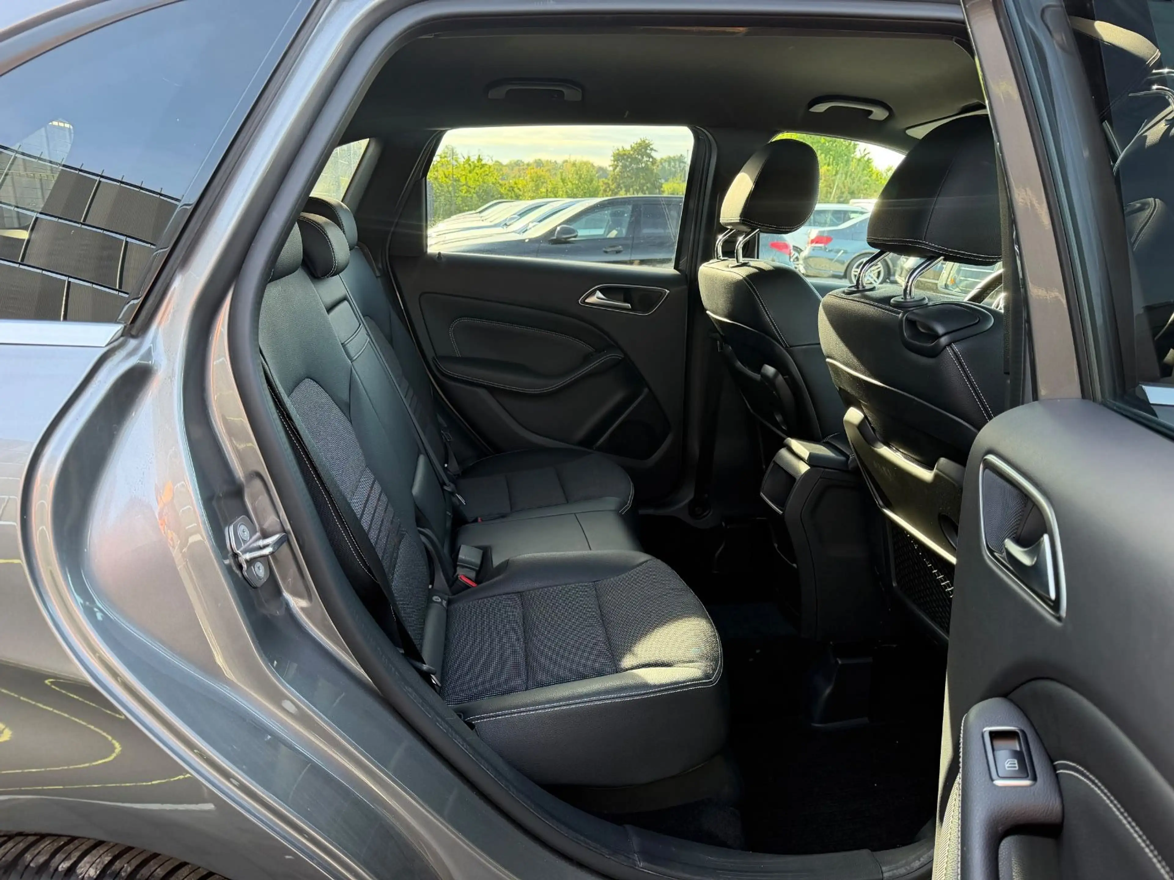 Mercedes-Benz B 200 Urban Style Edition*7G*COMAND*CAM*LED*AHK* — photo 12