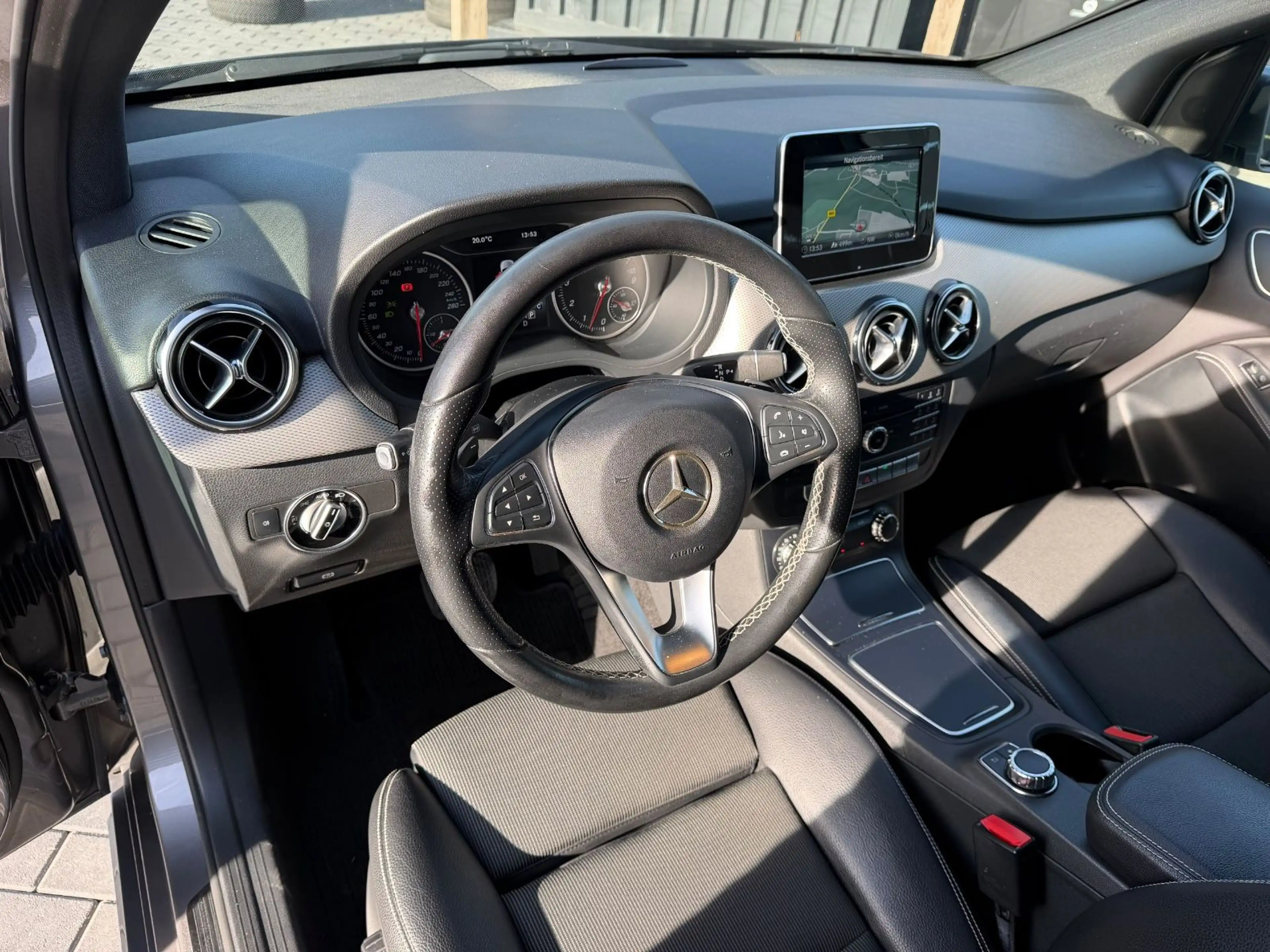 Mercedes-Benz B 200 Urban Style Edition*7G*COMAND*CAM*LED*AHK* — photo 10