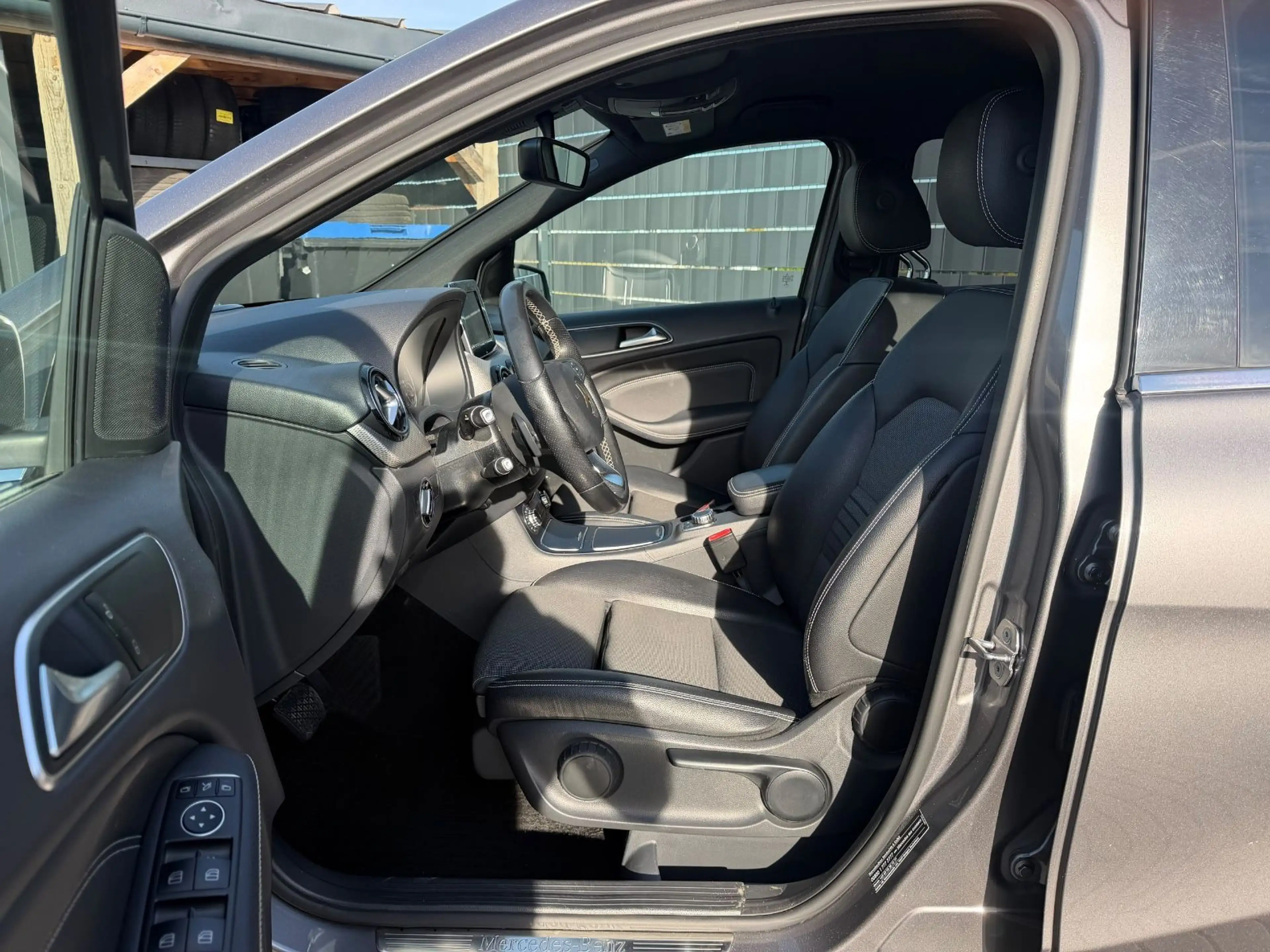 Mercedes-Benz B 200 Urban Style Edition*7G*COMAND*CAM*LED*AHK* — photo 9