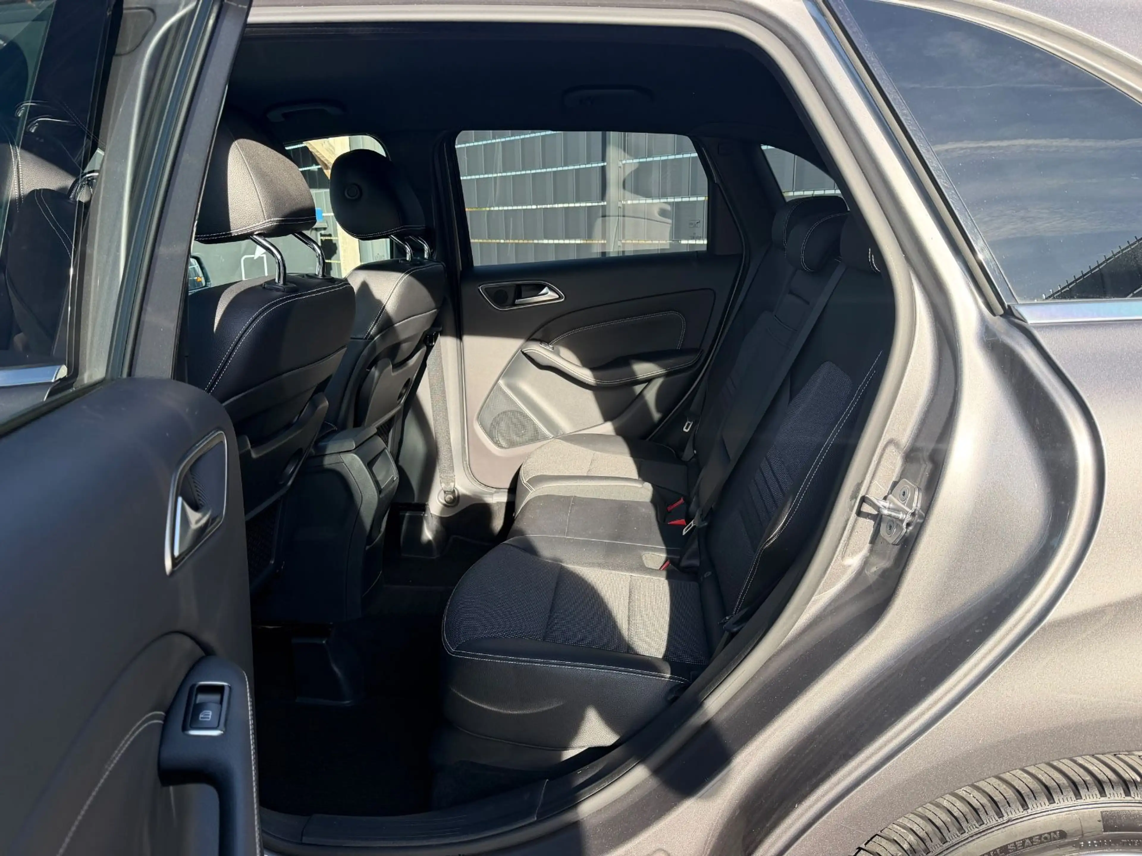 Mercedes-Benz B 200 Urban Style Edition*7G*COMAND*CAM*LED*AHK* — photo 11