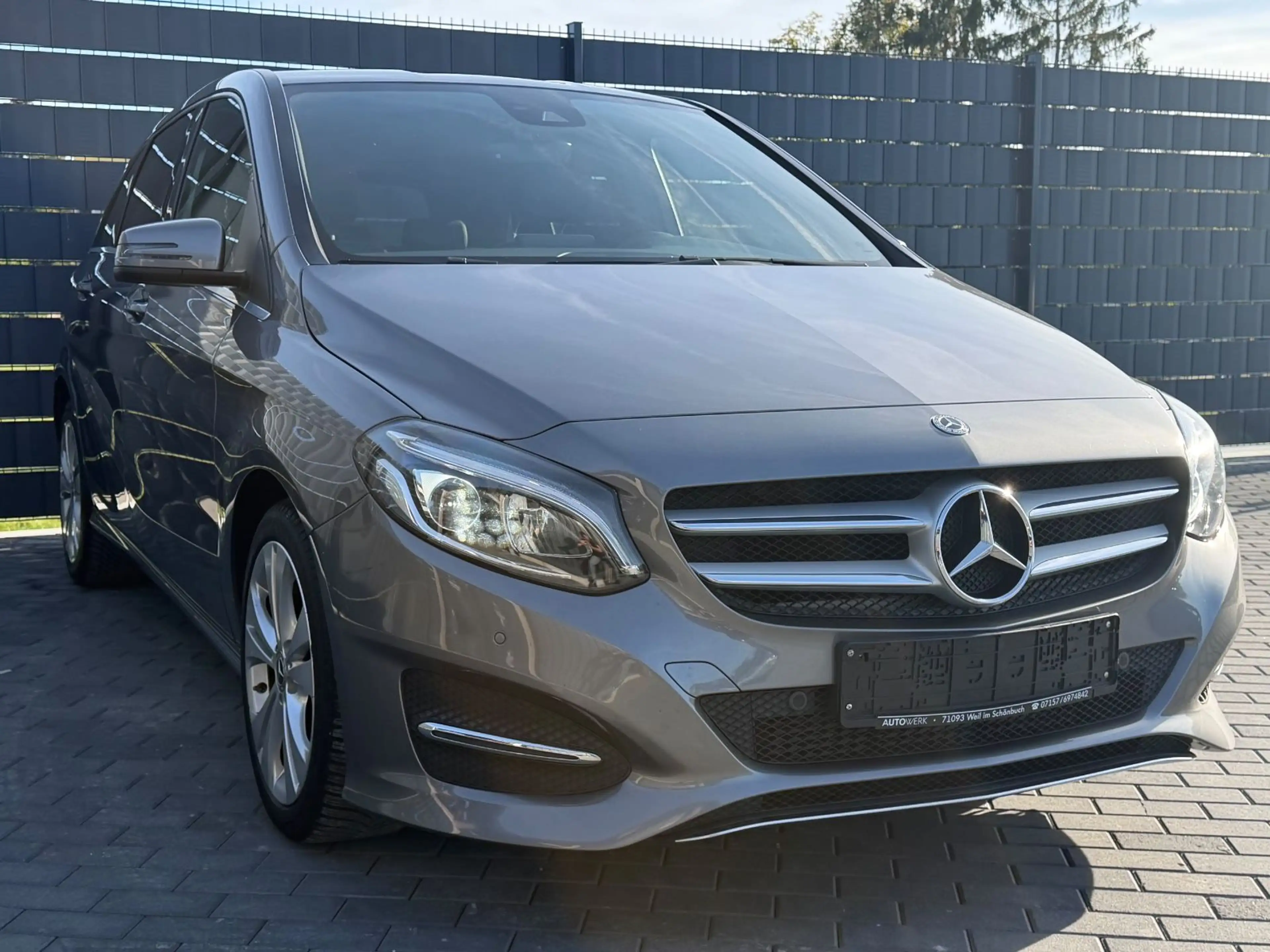 Mercedes-Benz B 200 Urban Style Edition*7G*COMAND*CAM*LED*AHK* — photo 3