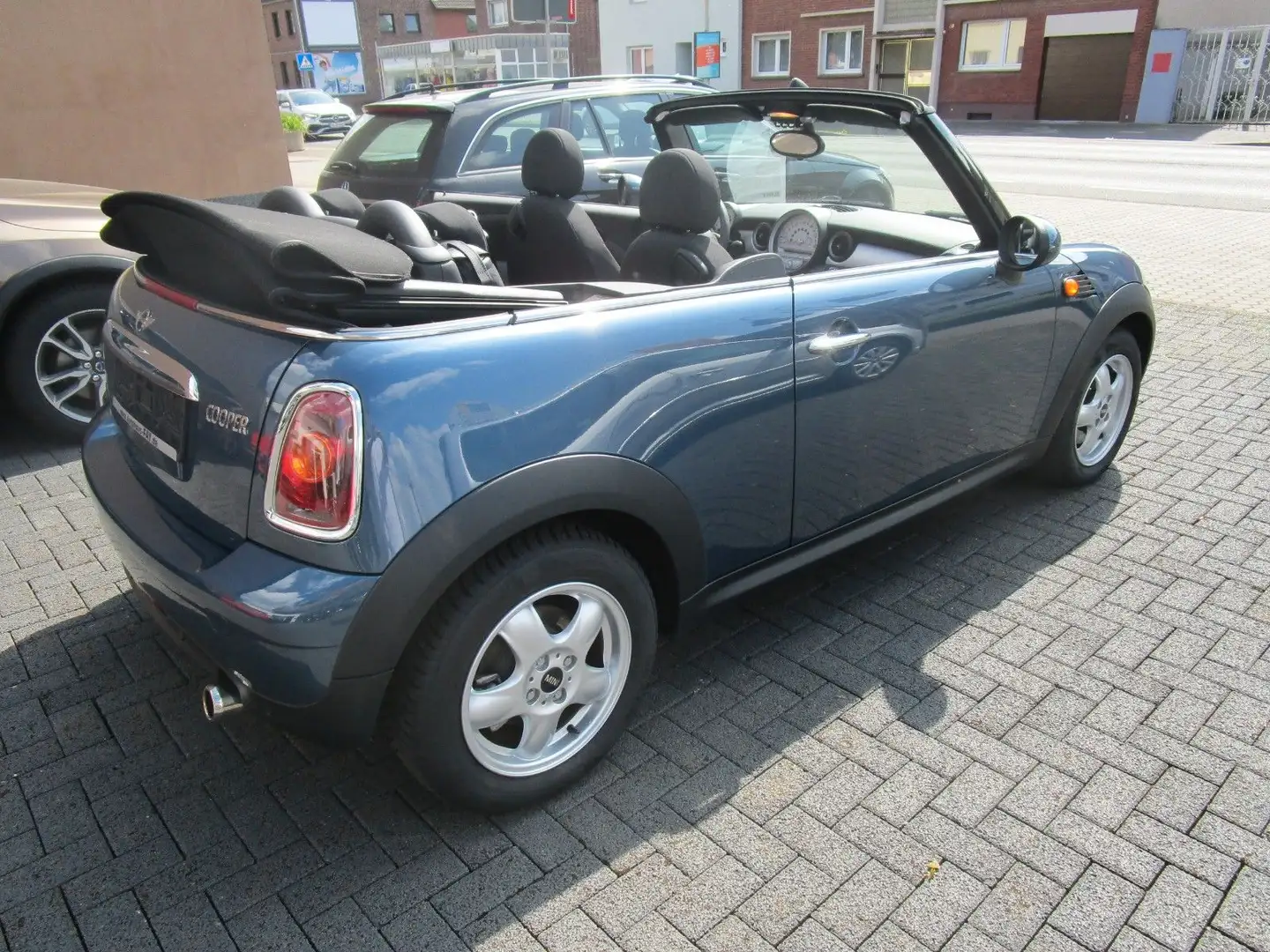 MINI Cooper Cabrio Cooper Automatik 1.Hand  19000 km Blauw - 2
