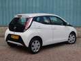 Toyota Aygo X x-nav 1.0 VVT-i 72pk | LAGE KM-STAND! | NAVI | CAM Blanc - thumbnail 4
