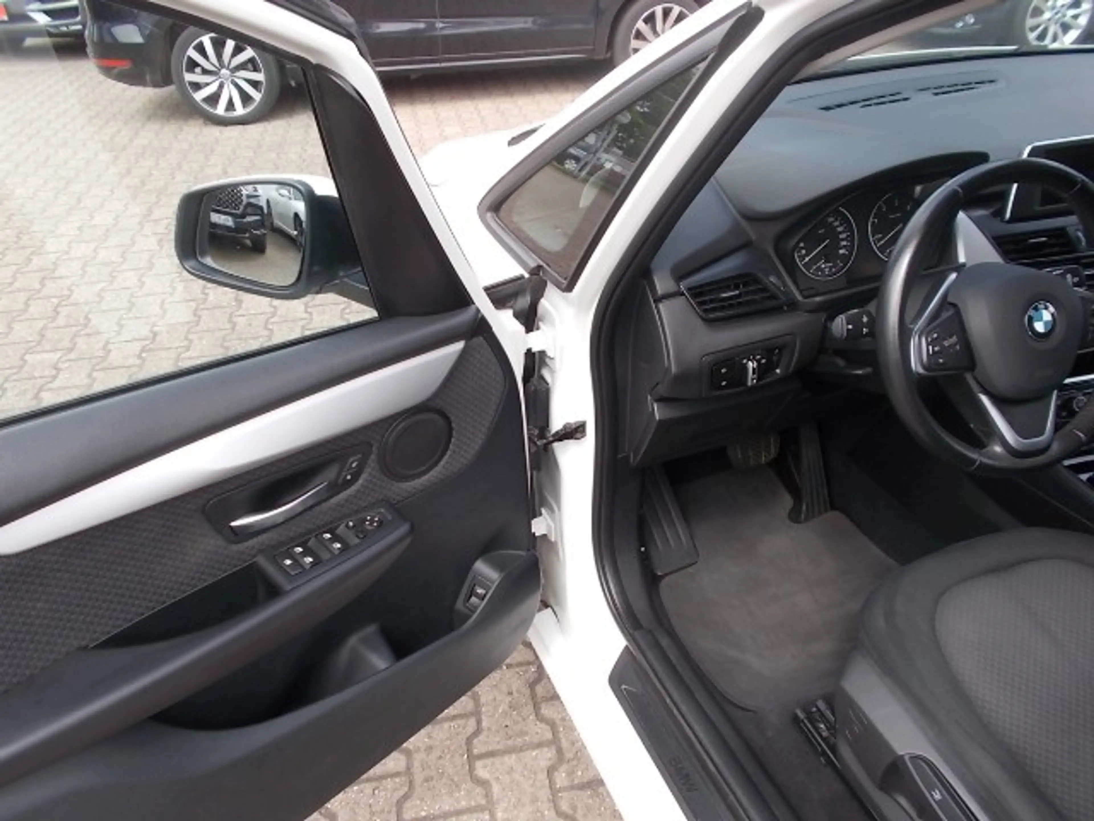 BMW 216 216d Active Tourer, LED, Klimaautom. — photo 15