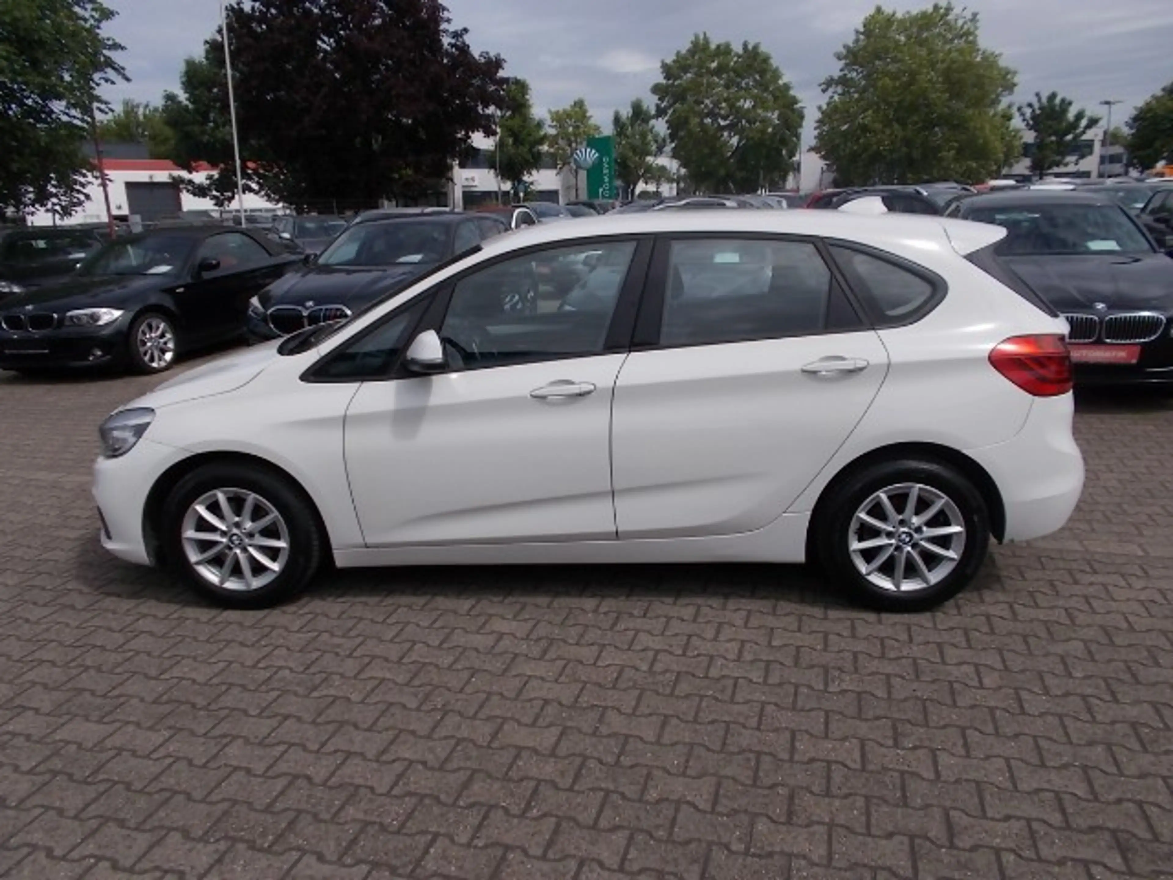 BMW 216 216d Active Tourer, LED, Klimaautom. — photo 8