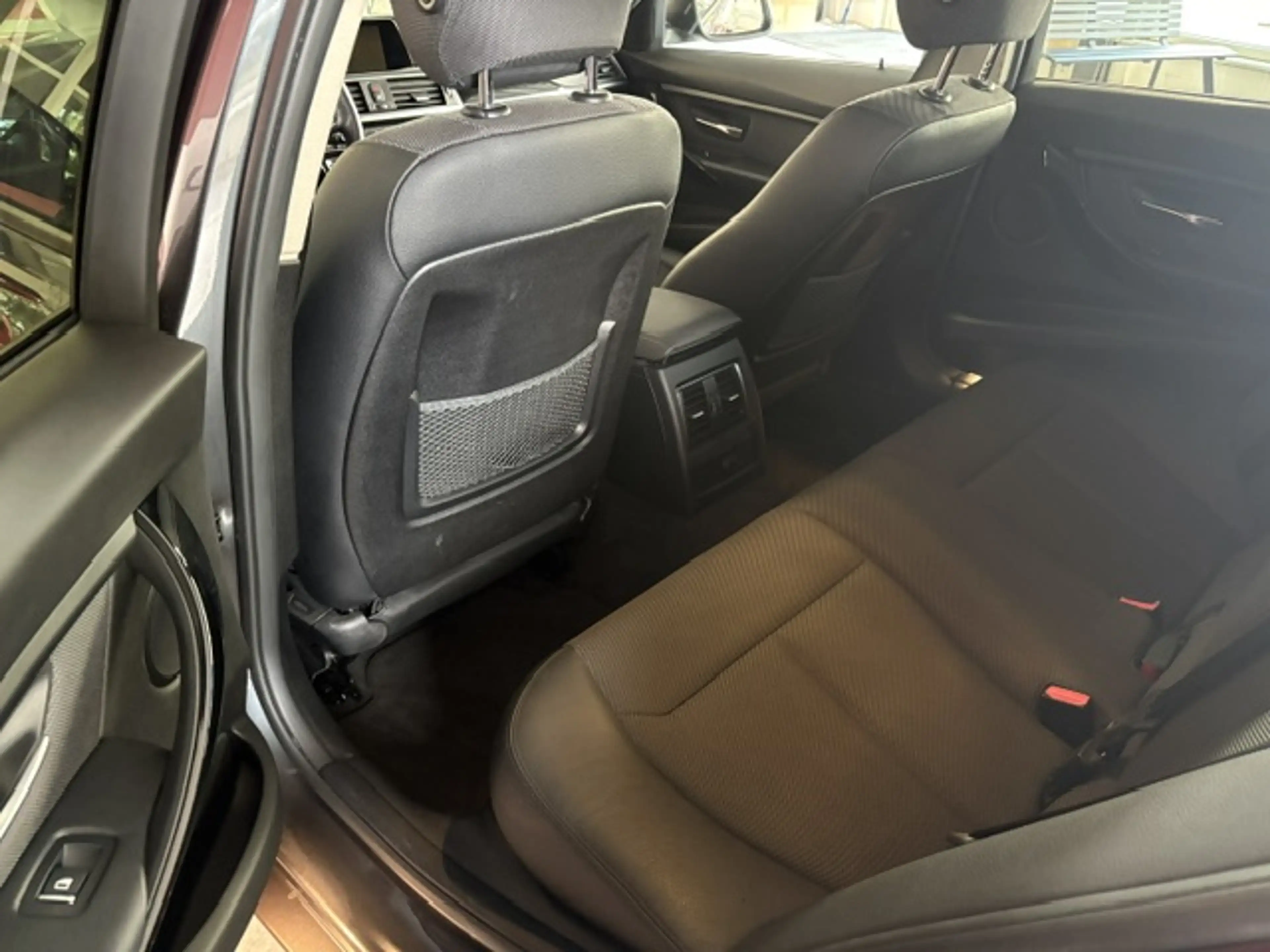 BMW 320 i  Advantage LED Navi SHZ PDC — photo 8